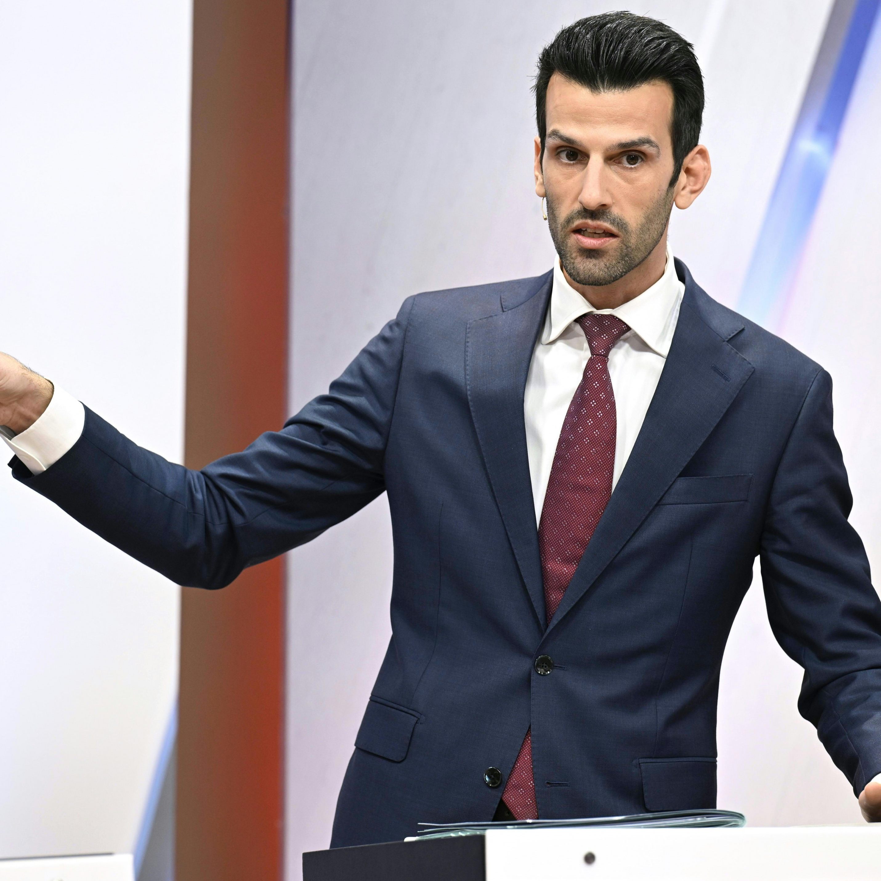 Udo Landbauer fordert "Verhandlungen auf Augenhöhe".