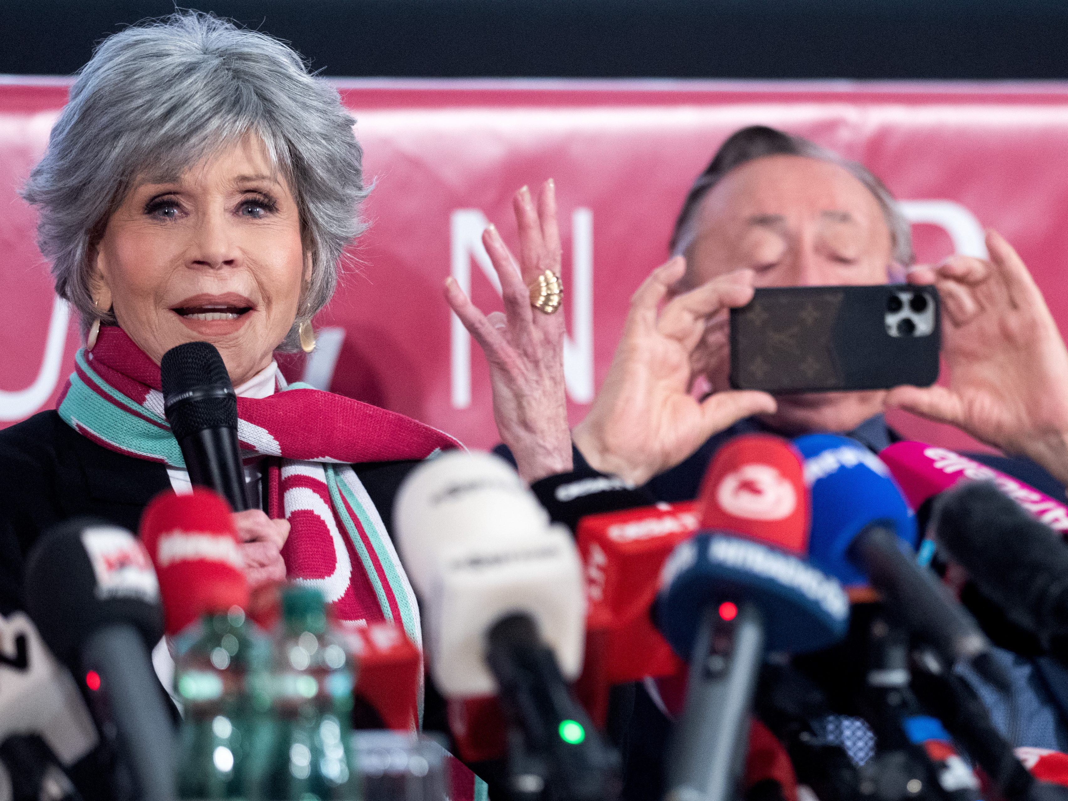 Jane Fonda zeigte sich gut gelaunt bei der Pressekonferenz mit Richard Lugner.