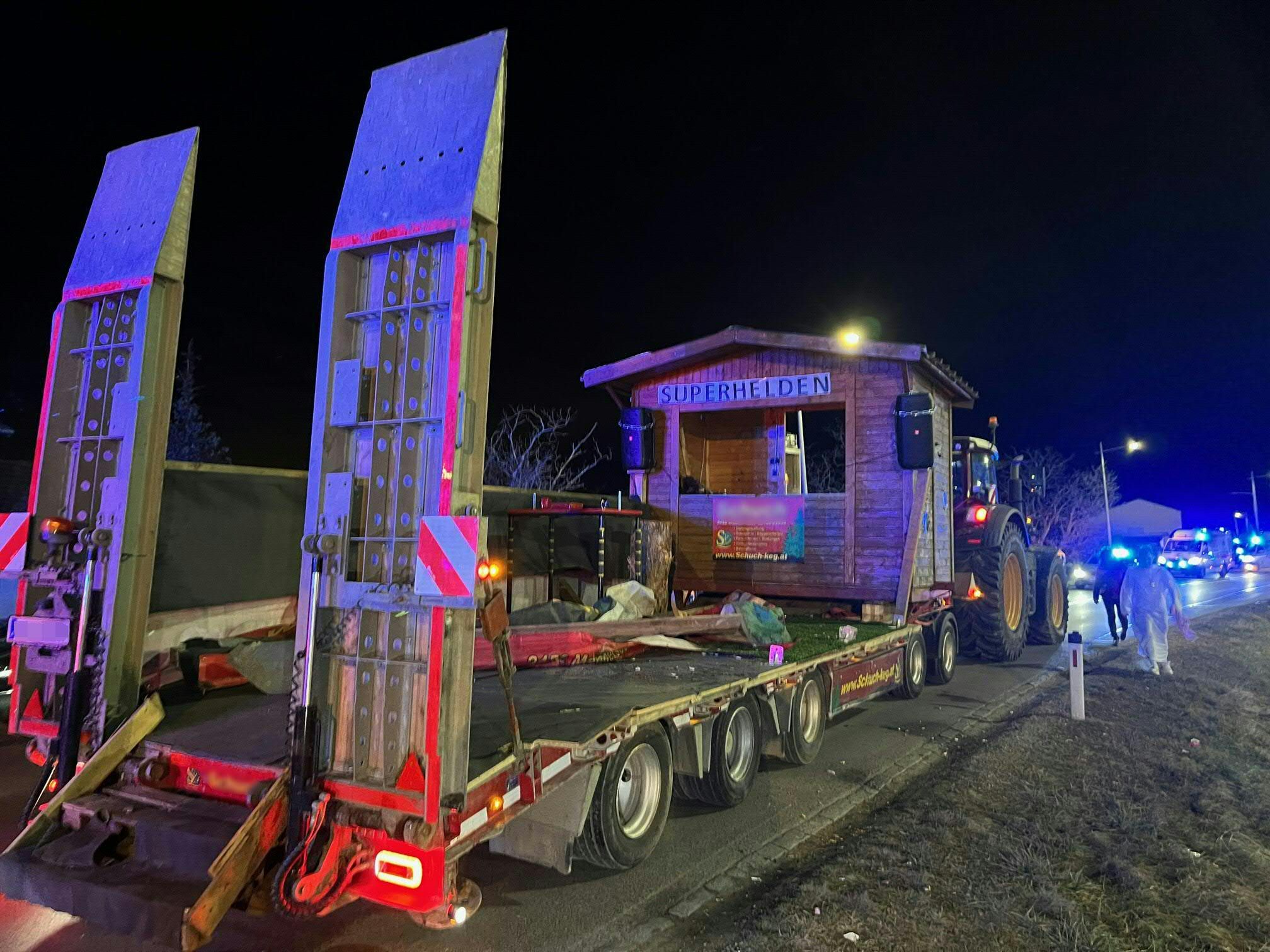 Bei einem Faschingsumzug in Baden wurden zahlreiche Personen bei einem Unfall verletzt. Bei einem Faschingsumzug in Baden wurden zahlreiche Personen bei einem Unfall verletzt.