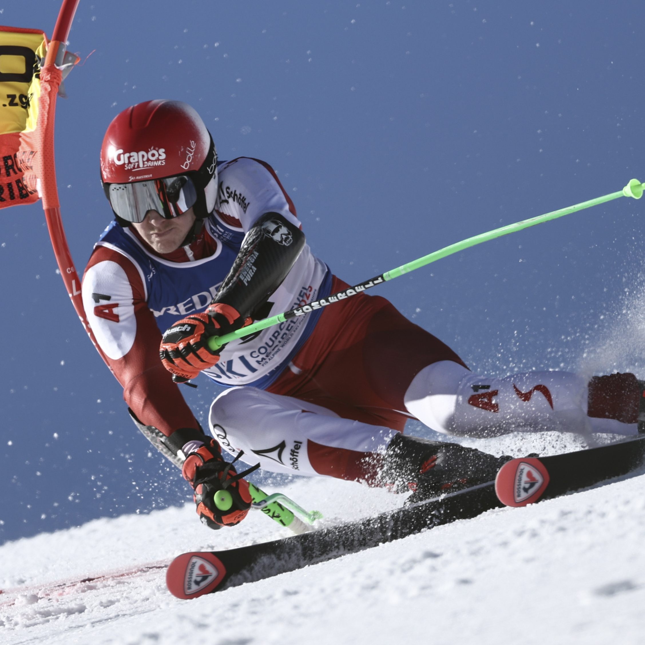 Dominik Raschner gewinnt die Silbermedaille im Parallelbewerb.