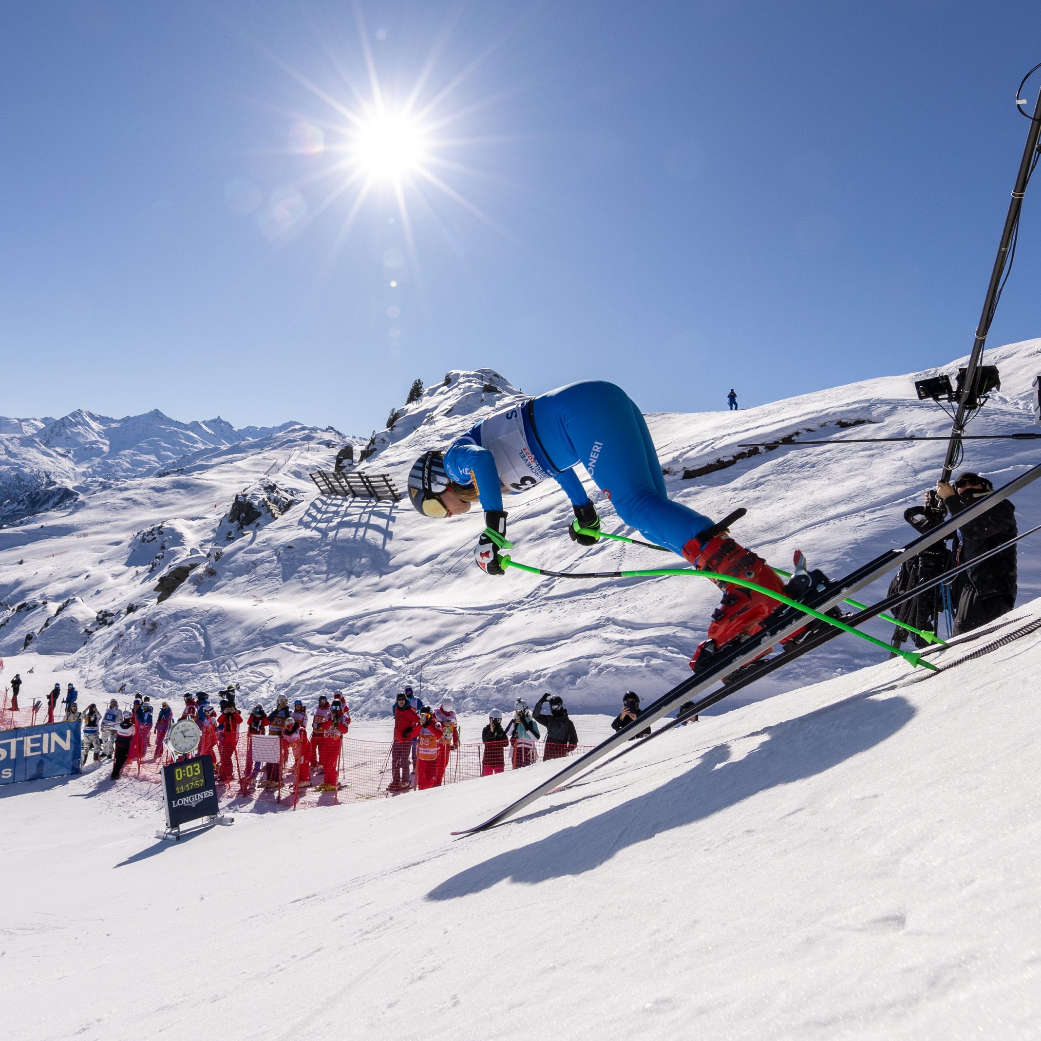 Sofia Goggia geht als große Gold-Favoritin am Samstag aus dem WM-Starthaus.