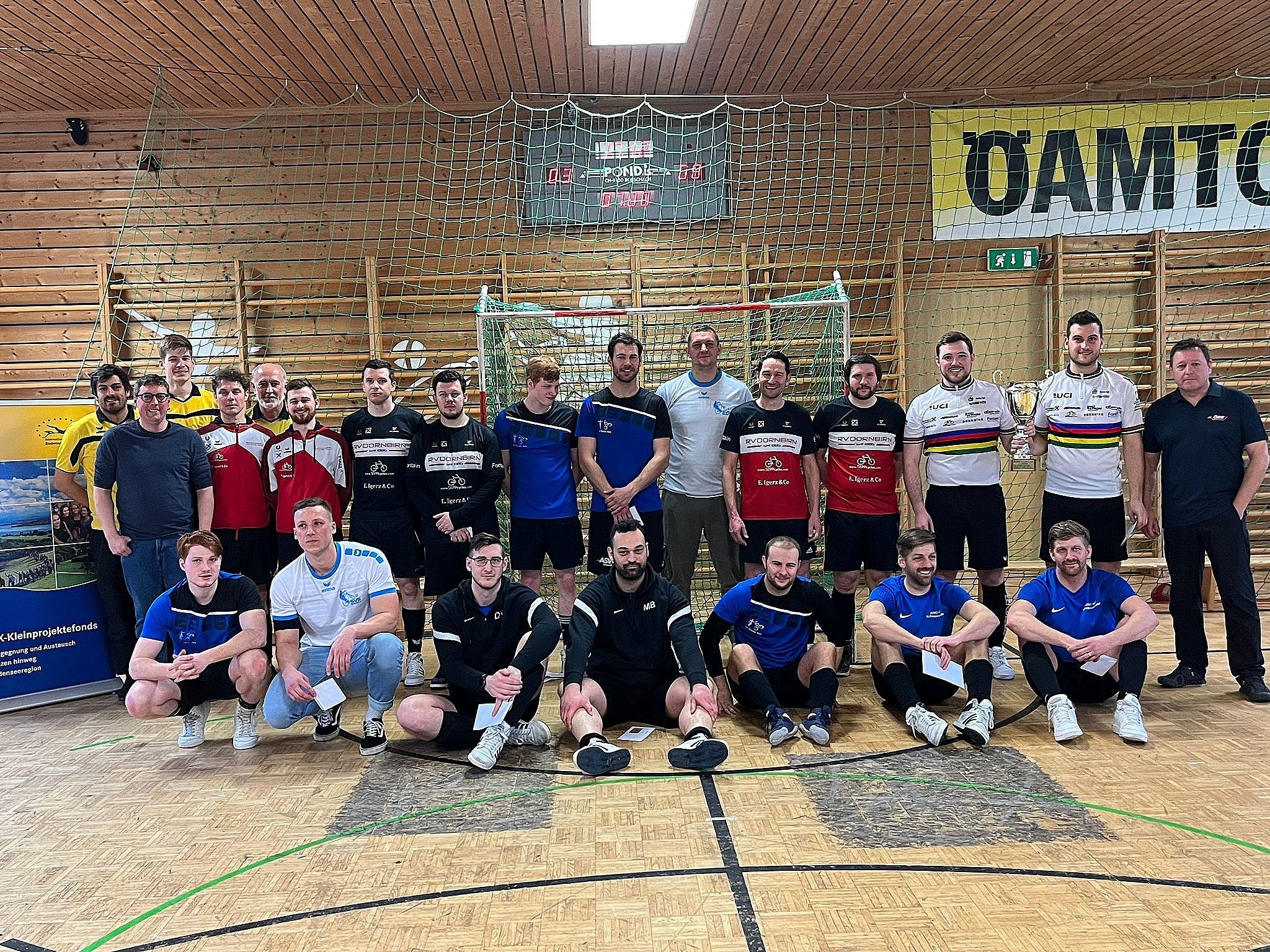 Die Ländle-Radballer boten wieder spektakuläre Duelle beim Ö-Cup in Hohenems. Die Ländle-Radballer boten wieder spektakuläre Duelle beim Ö-Cup in Hohenems.