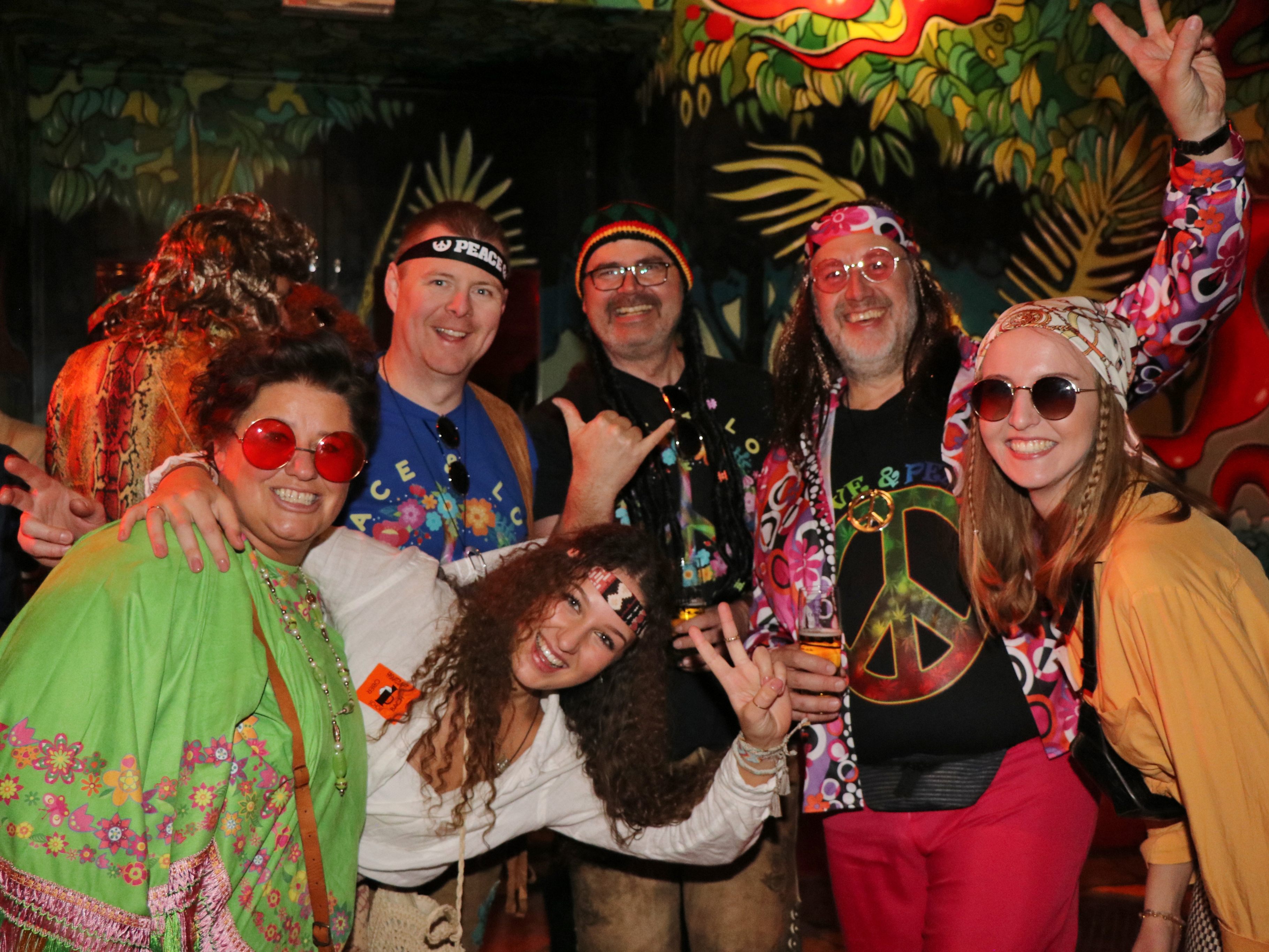 Beim diesjährigen Oberschorbach-Ball hatten die Hippies das Sagen. Beim diesjährigen Oberschorbach-Ball hatten die Hippies das Sagen.