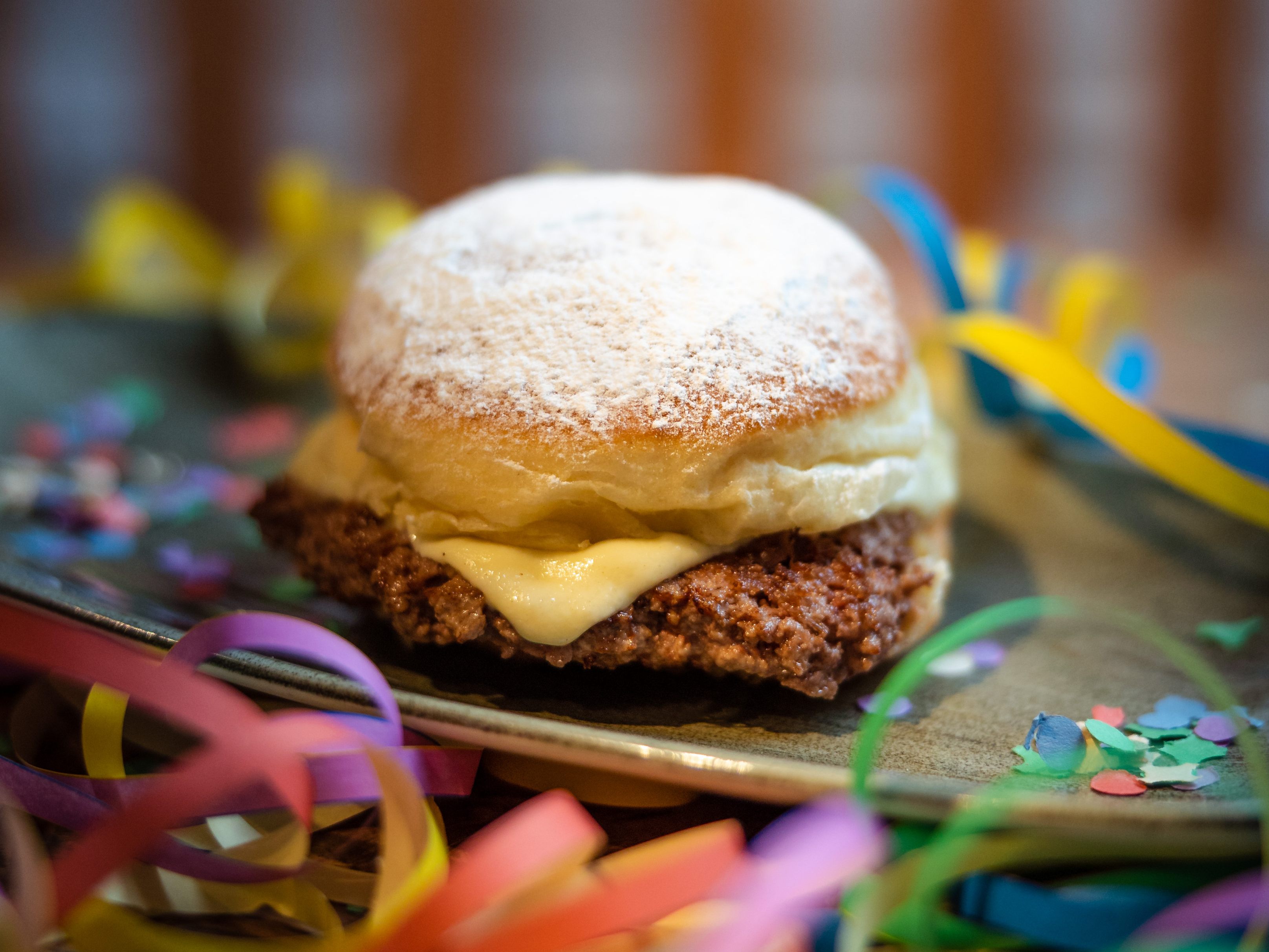 Von Le Burger gibt es einen pikanten Krapfen.