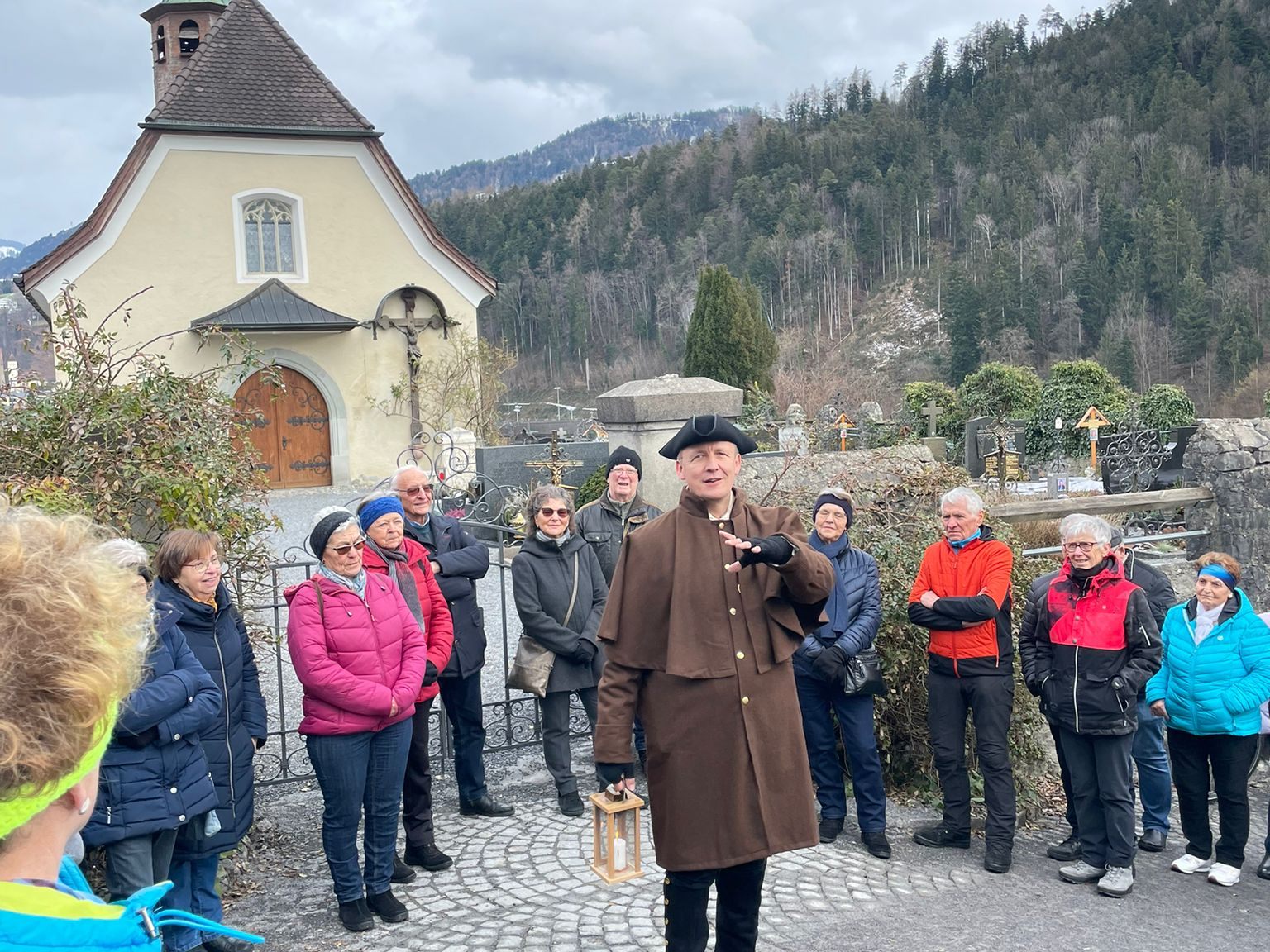 Foto: Martin Salzmann bei der geführten Wanderung auf den Liebfrauenberg des Rankweiler Seniorenbundes