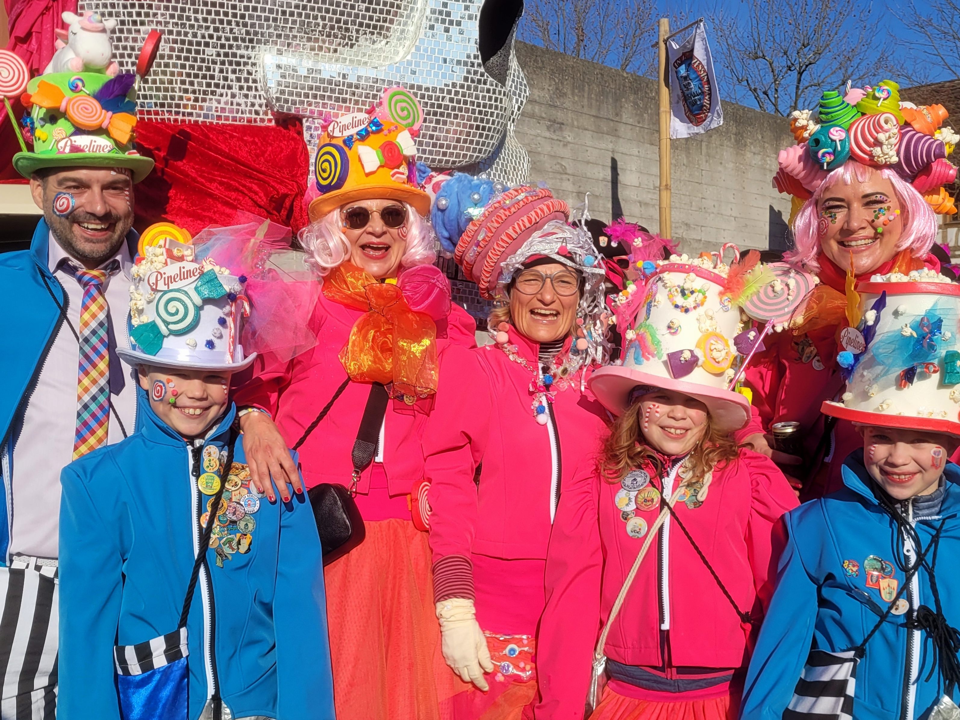 Dabei sein und mitmachen lautete die Devise für Jung und Alt beim internationalen Faschingsumzug in Lochau. Ein tolles Fest für die vielen jungen Mäschgerle und Maschgara. Dabei sein und mitmachen lautete die Devise für Jung und Alt beim internationalen Faschingsumzug in Lochau. Ein tolles Fest für die vielen jungen Mäschgerle und Maschgara.