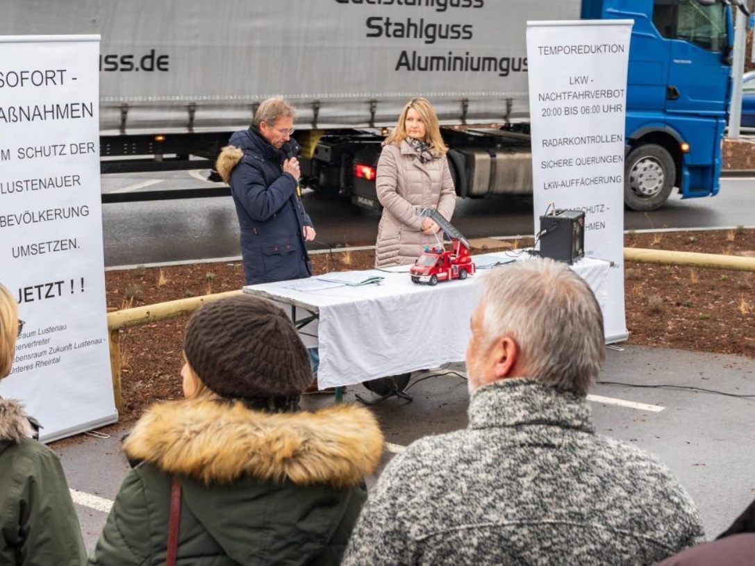 Protest im Epizentrum des Verkehrswahnsinns: Befürworter und Gegner einer großen Straßenlösung sind sich über notwendige Sofortmaßnahmen einig.