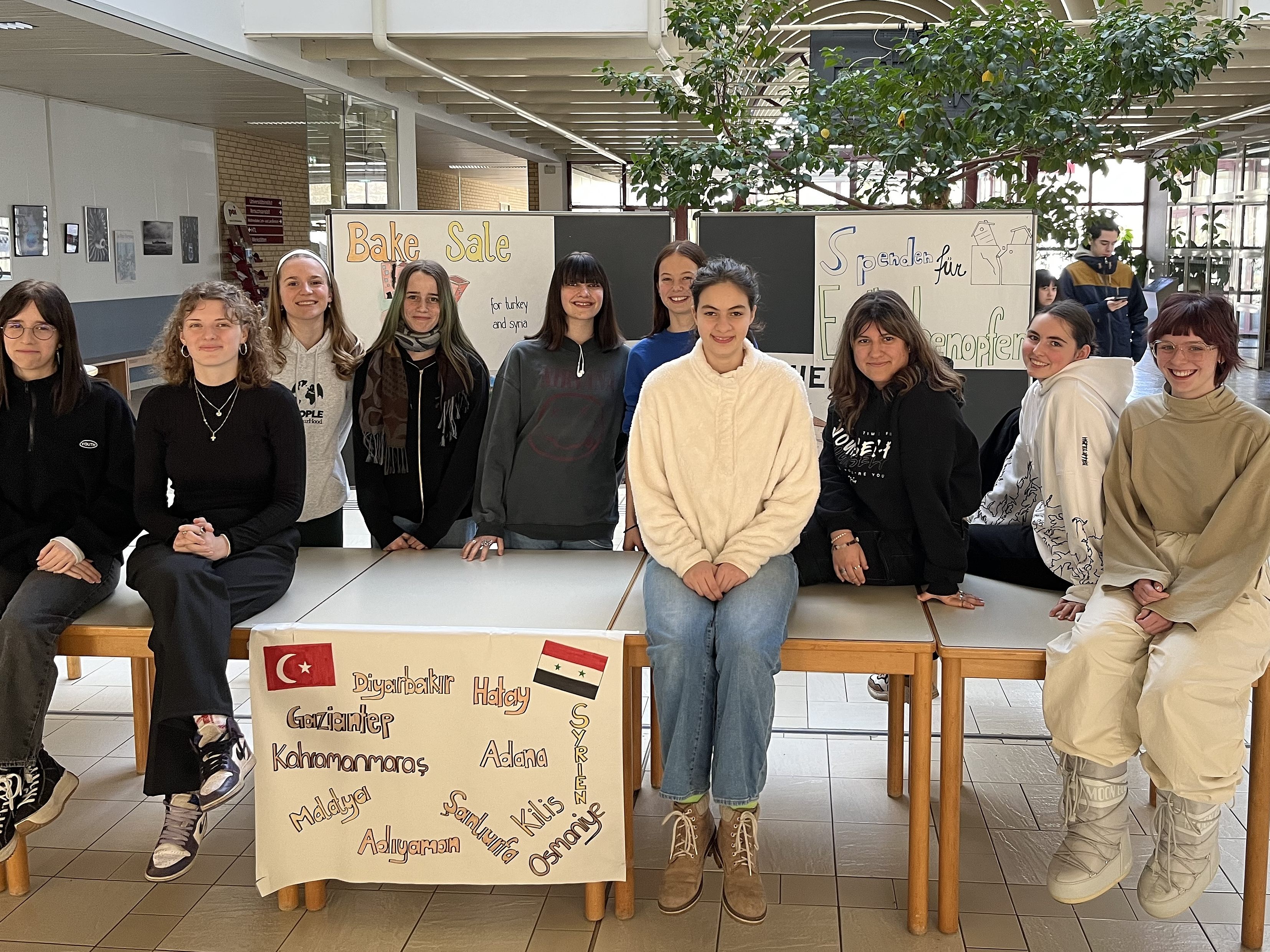 Die HTL-Schülerinnen und Schüler wollten angesichts der schlimmen Lage in der Türkei und Syrien sofort helfen. Die HTL-Schülerinnen und Schüler wollten angesichts der schlimmen Lage in der Türkei und Syrien sofort helfen.