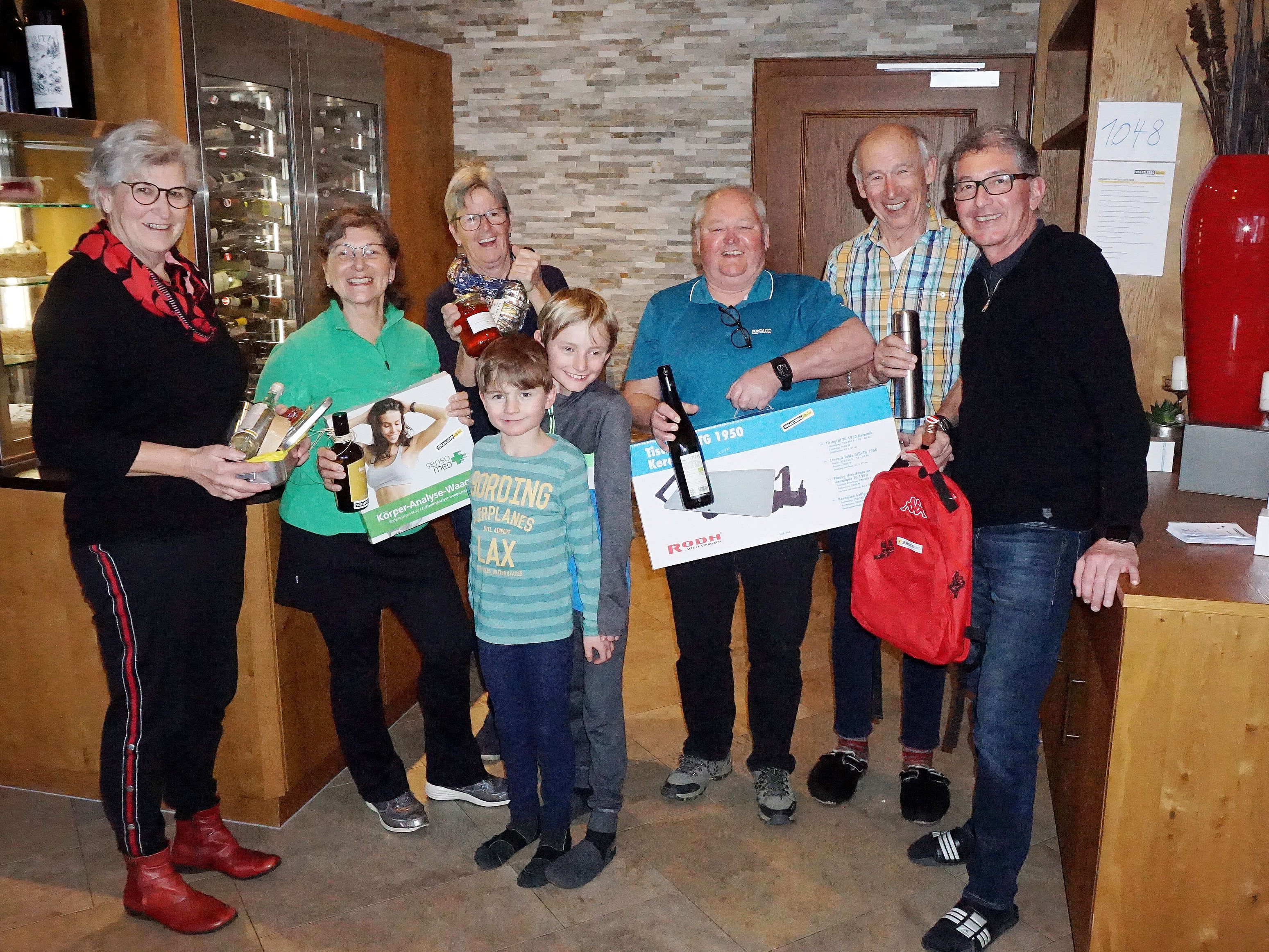 Stich – Stöck – Wisa hieß es beim Hochgebirgspreisenin Damüls vom Verein VORARLBERG 50plus Stich – Stöck – Wisa hieß es beim Hochgebirgspreisenin Damüls vom Verein VORARLBERG 50plus