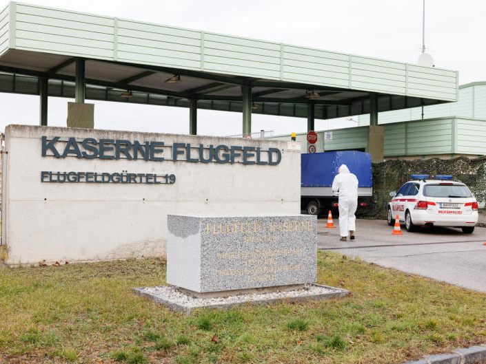 Der Wachsoldat in einer Kaserne in NÖ starb an einem Brustdurchschuss. Der Wachsoldat in einer Kaserne in NÖ starb an einem Brustdurchschuss.