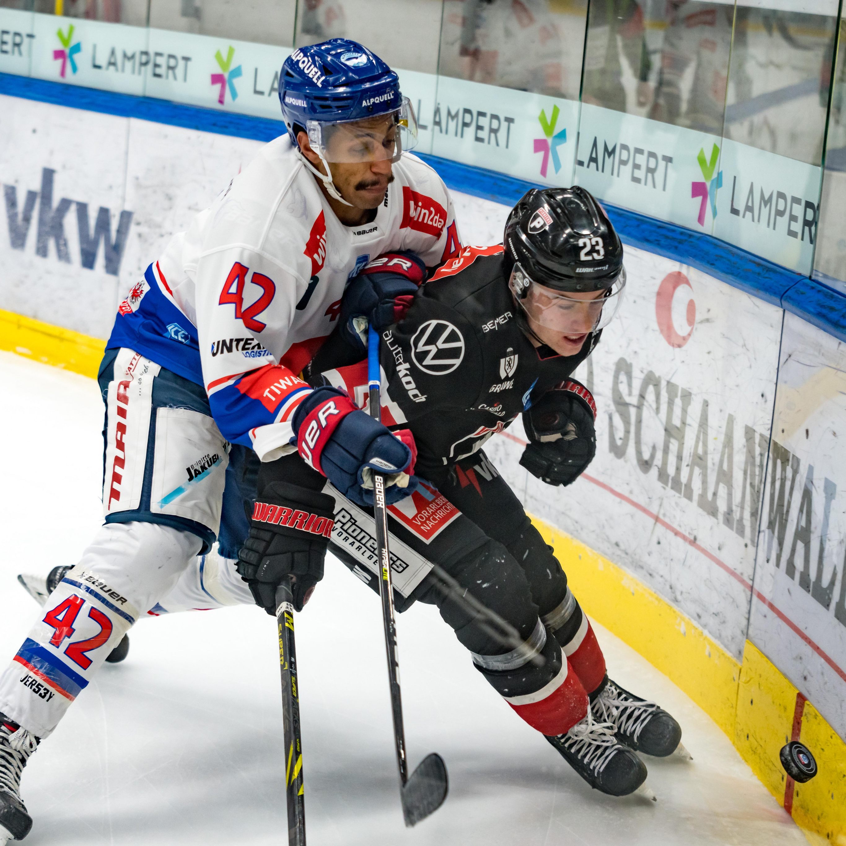 Zweikampf an der Bande