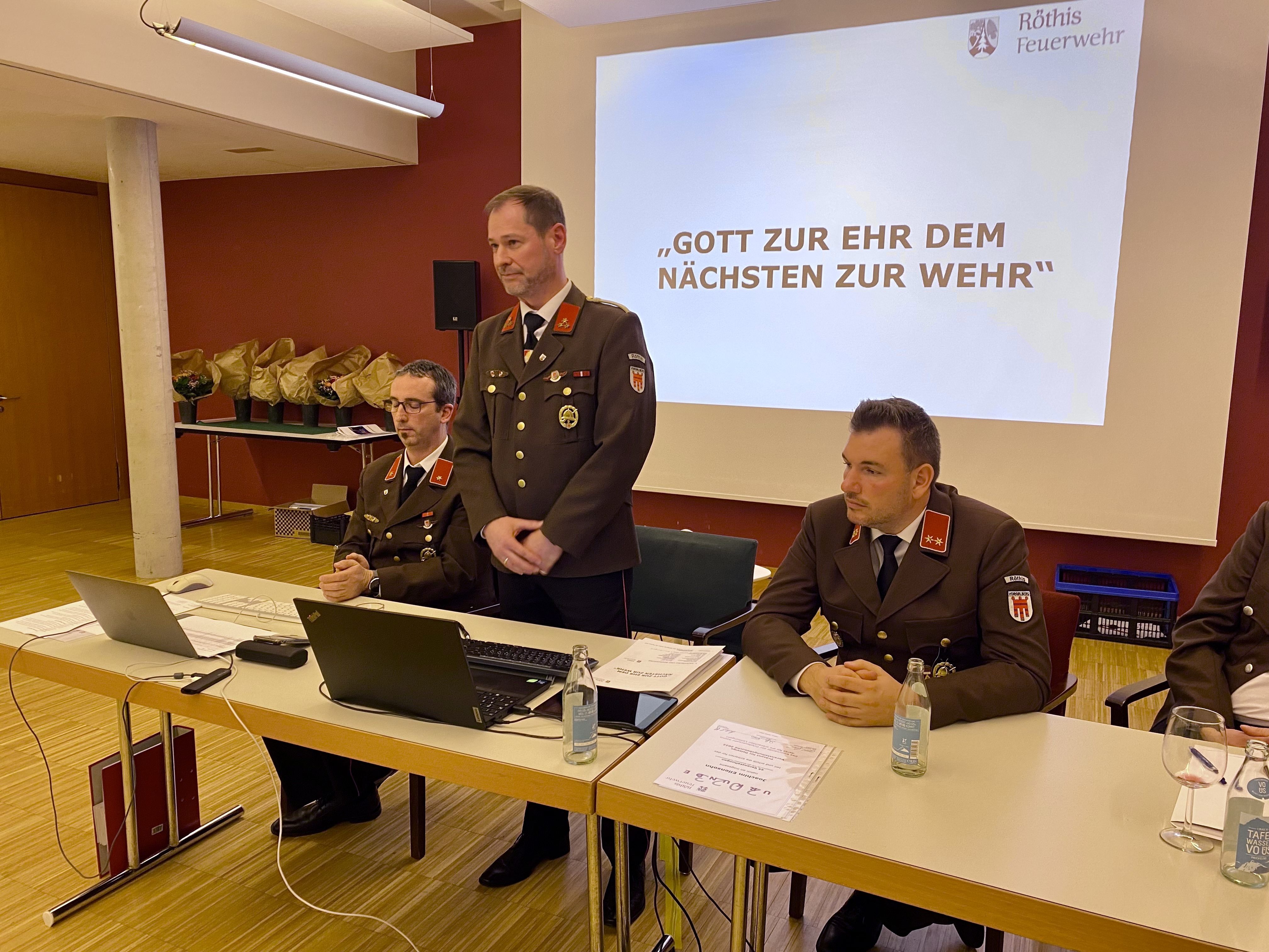 Die Röthner Feuerwehr blickte bei der Jahreshauptversammlung auf ein einsatzreiches Jahr zurück Die Röthner Feuerwehr blickte bei der Jahreshauptversammlung auf ein einsatzreiches Jahr zurück