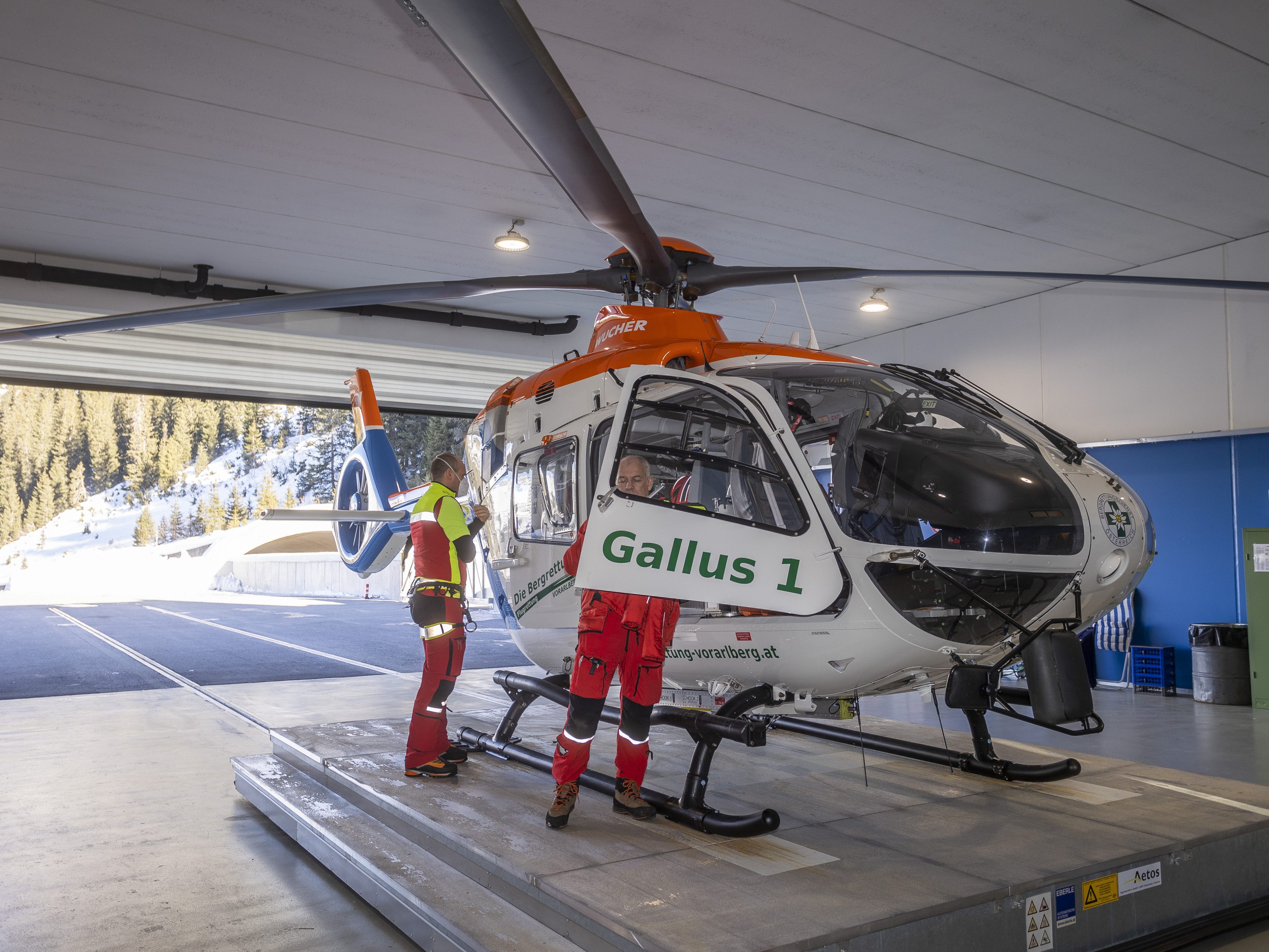 Frau (50) musste mit dem Hubschrauber ins Lkh verbracht werden.