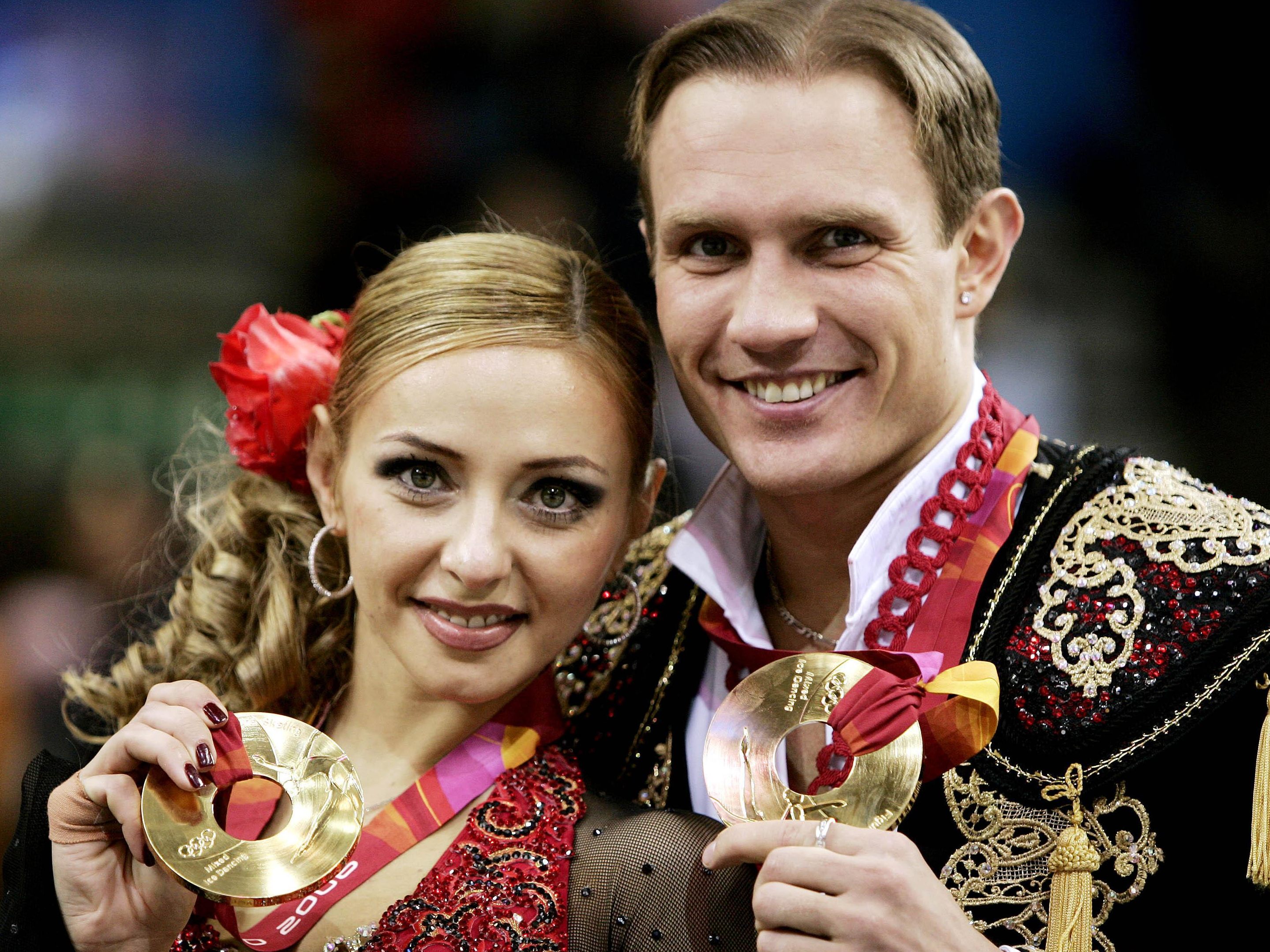 Roman Kostomarow gewann mit seiner Partnerin Tatiana Navka 2006 eine Olympia-Gold-Medaille.