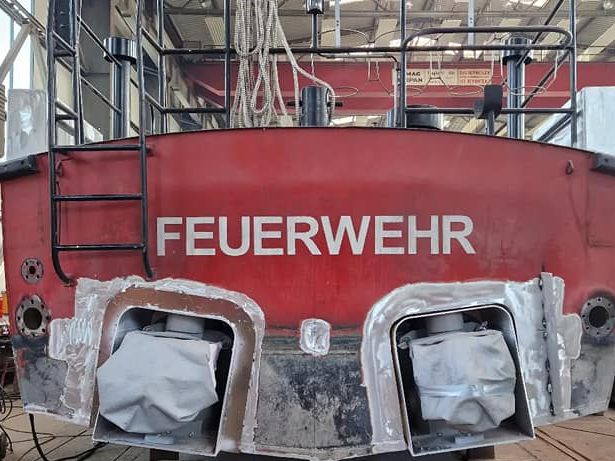 Nach der Sanierung soll das Feuerwehrboot ab Mai wieder vom heimischen Hafen aus in den See stechen.