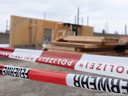 Die Polizei ermittelt wegen möglicher Brandstiftung