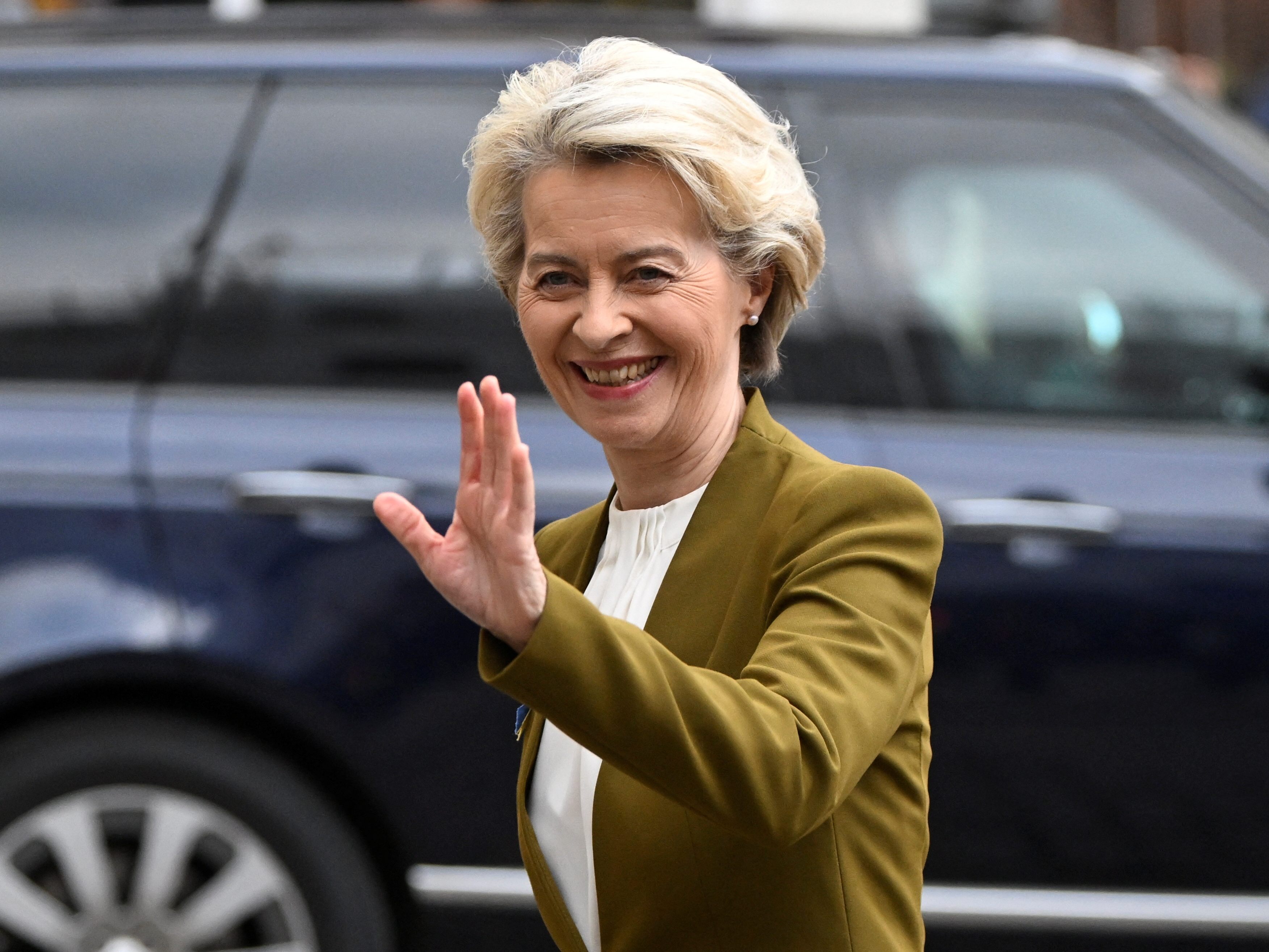 EU-Kommissionspräsidentin von der Leyen lobt u.a. das KlimaTicket in Österreich. EU-Kommissionspräsidentin von der Leyen lobt u.a. das KlimaTicket in Österreich.