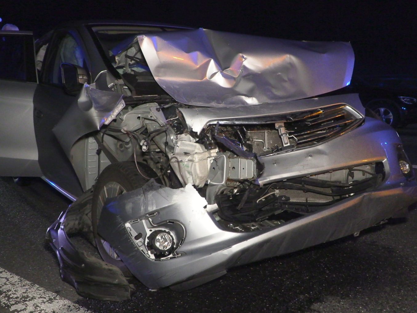 Beide Unfallfahrzeuge trugen erheblichen Schaden davon.