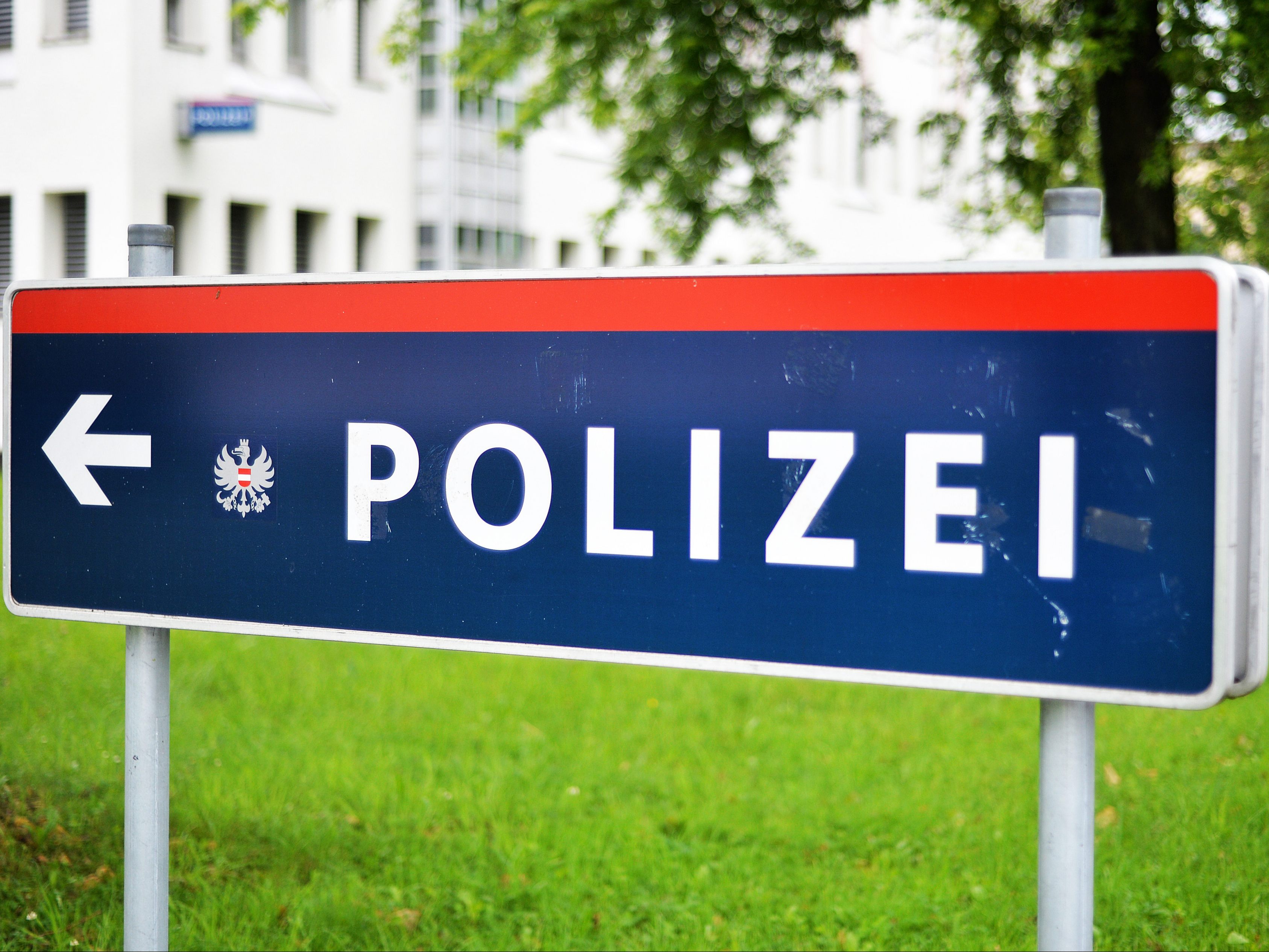 In der Steiermark ist ein Polizist wegen Verdacht des schweren Betrugs festgenommen worden. In der Steiermark ist ein Polizist wegen Verdacht des schweren Betrugs festgenommen worden.