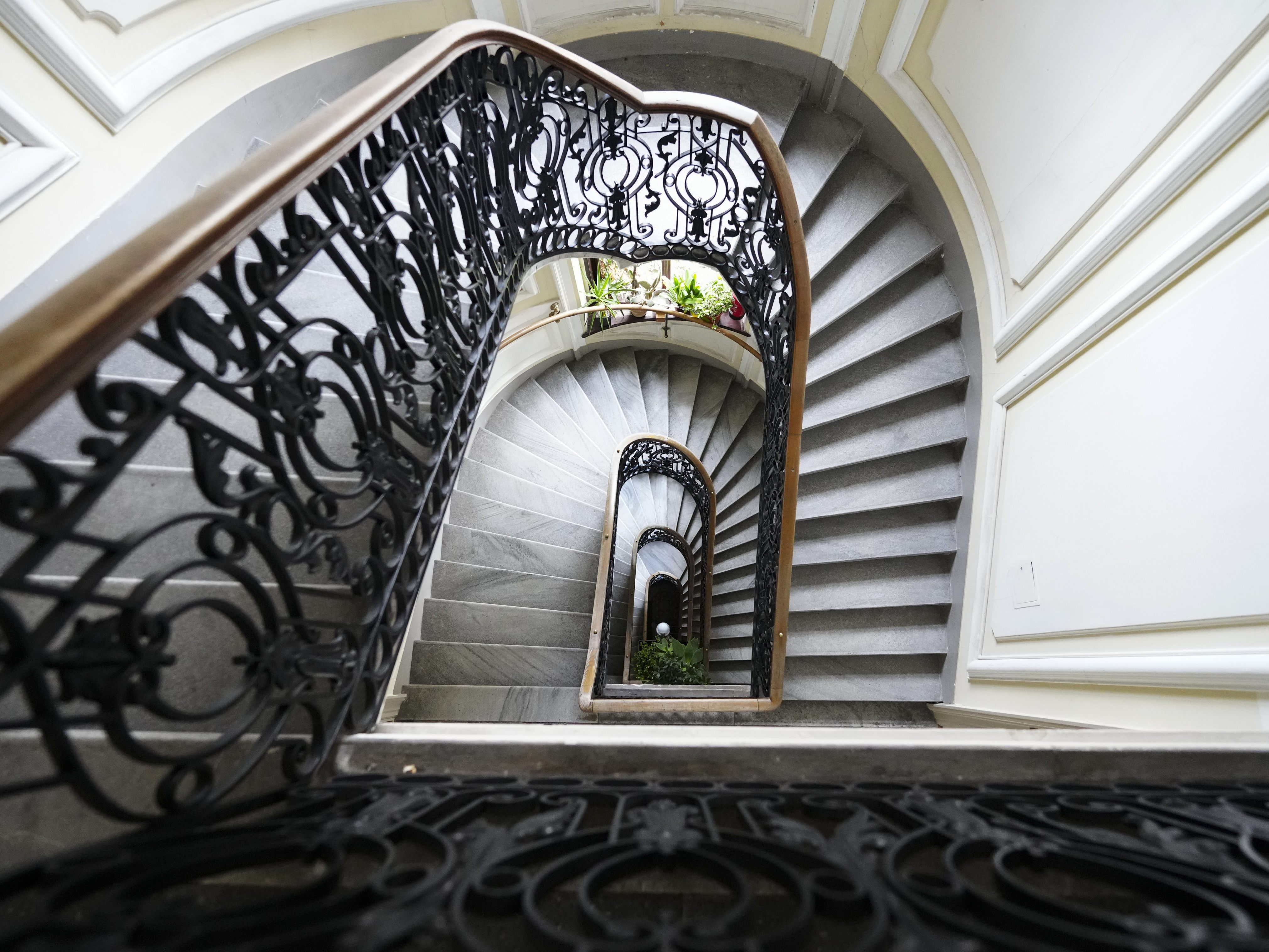 Eine Studie zeigt: Immobilien sind dort besonders teuer, wo wenig verdient wird.