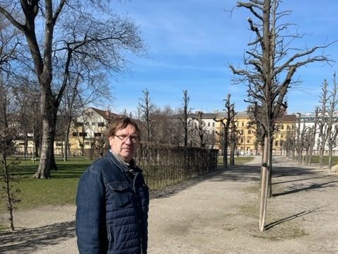 Der Baumkontrollor Kurt Macek. Der Baumkontrollor Kurt Macek.