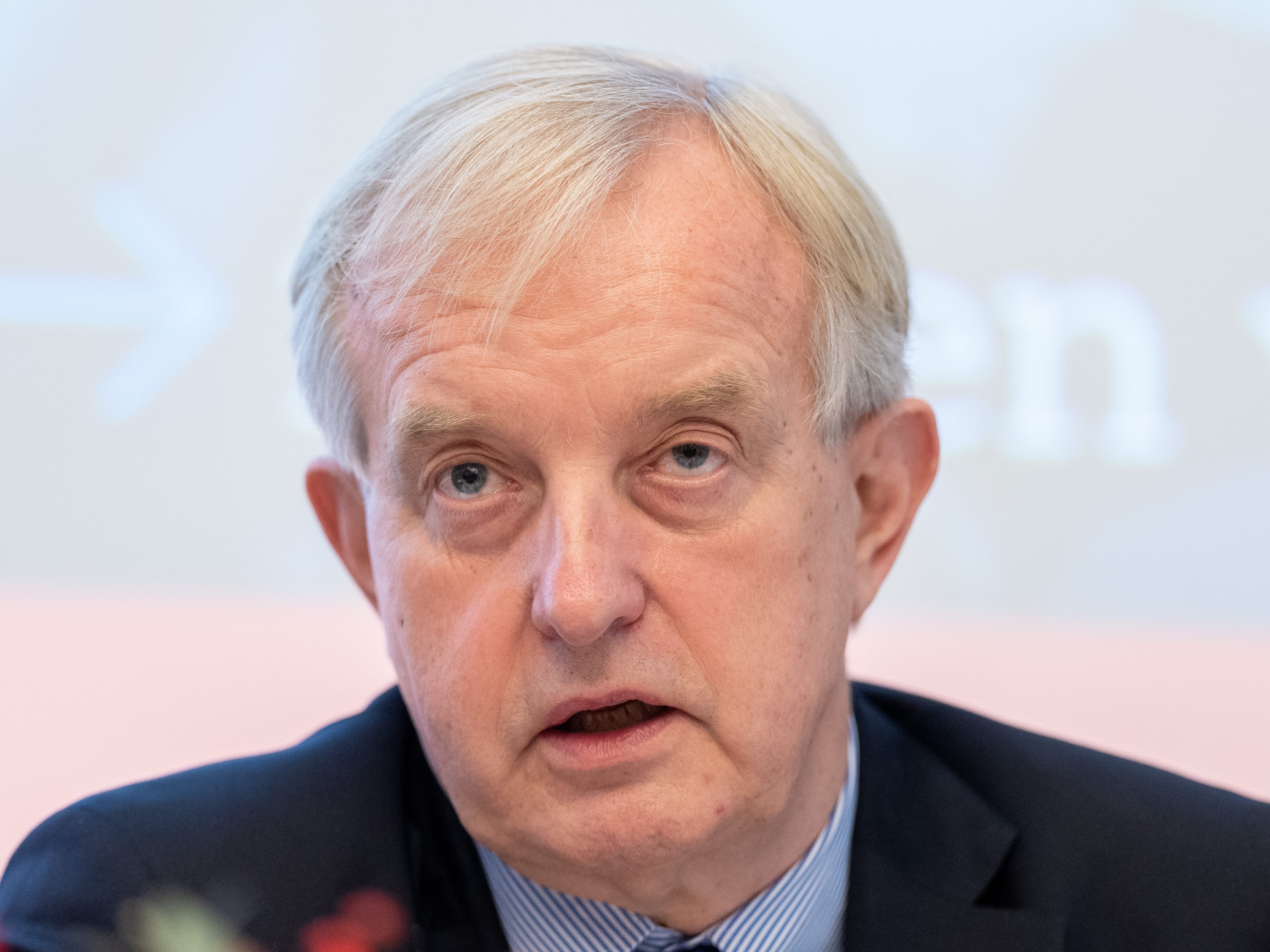Der Wiener Ärztekammer-Präsidient Johannes Steinhart sieht sich in der Causa Equipment4Ordi durch einen Bericht entlastet. Der Wiener Ärztekammer-Präsidient Johannes Steinhart sieht sich in der Causa Equipment4Ordi durch einen Bericht entlastet.