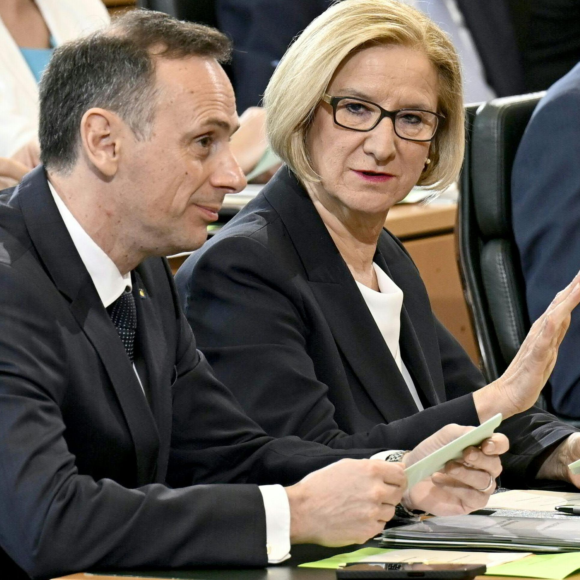 Schriftsteller orten "finsteres Kapitel" anlässlich des neuen NÖ Landtags.