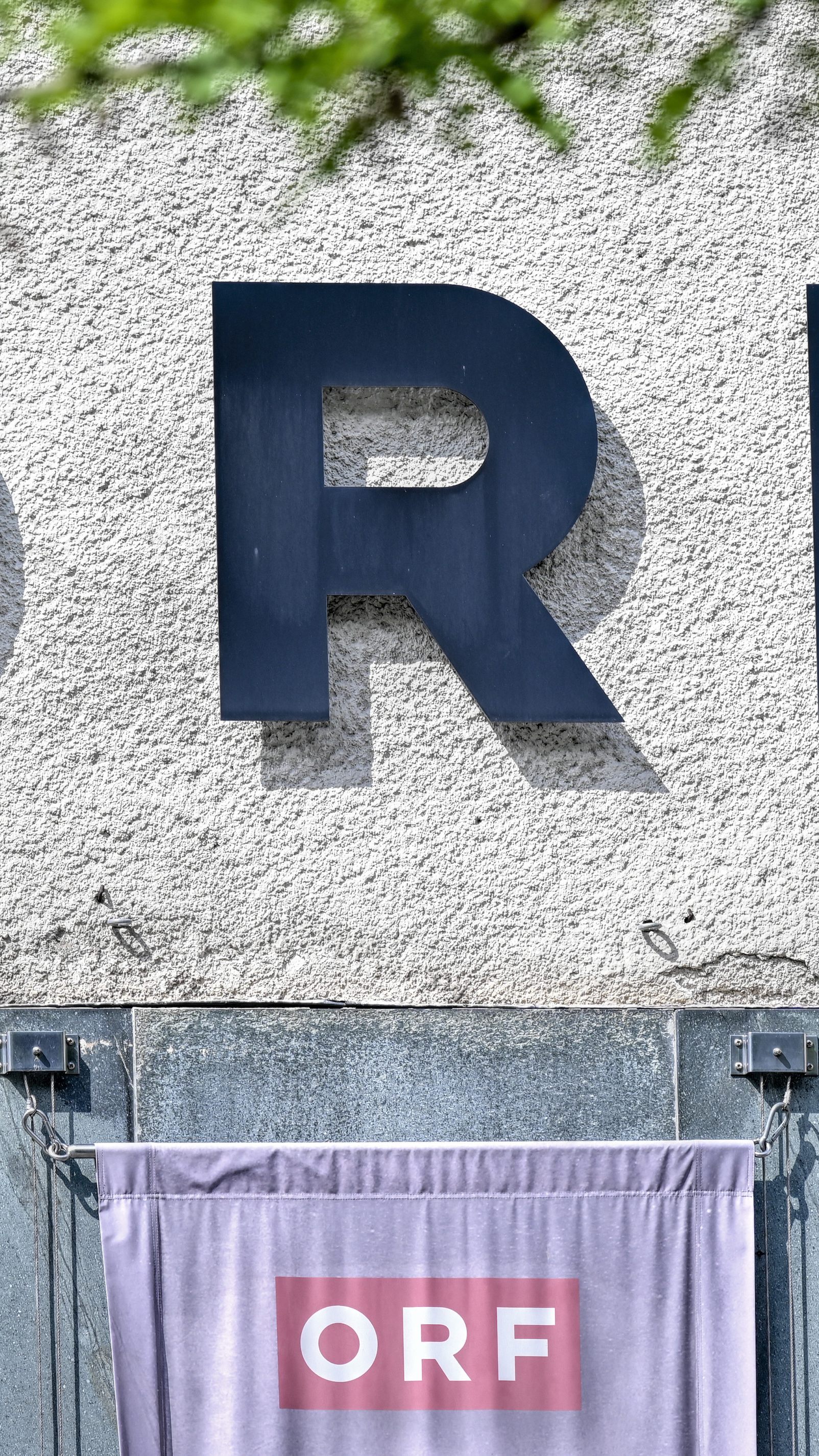 In der Diskussion um die ORF-Sparmaßnahmen gibt es nun eine neue Initiative.