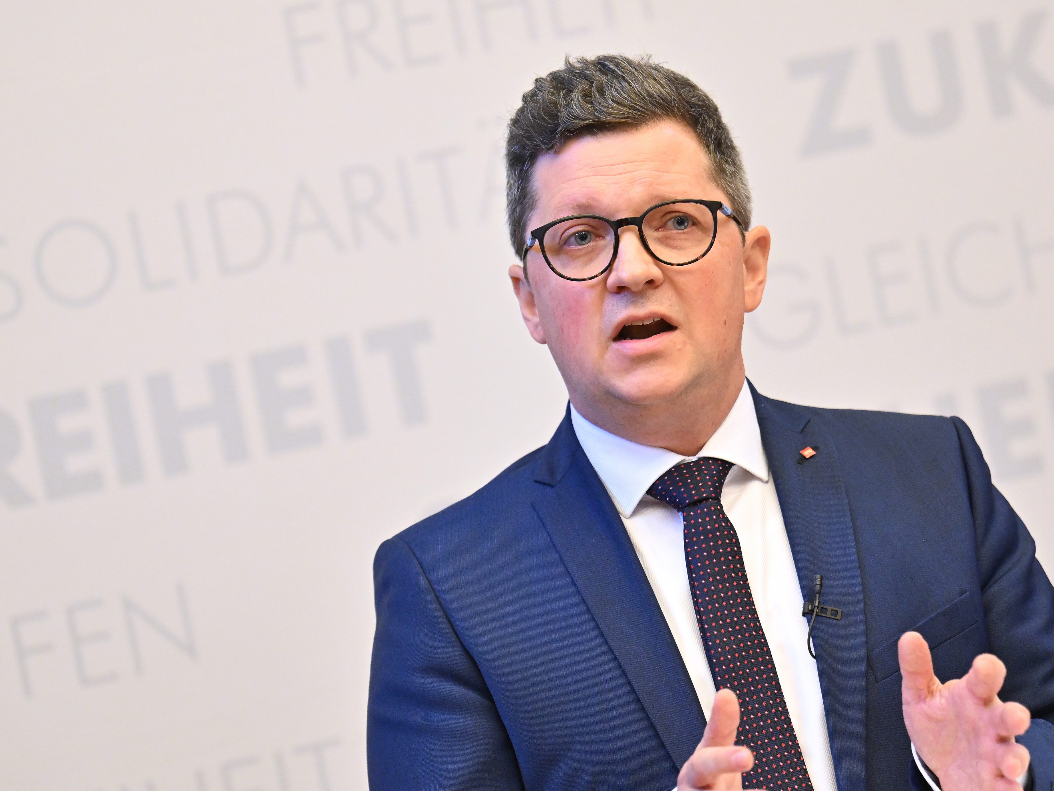 SPÖ-Chef Michael Lindner äußert sich zur Mitgliederbefragung.