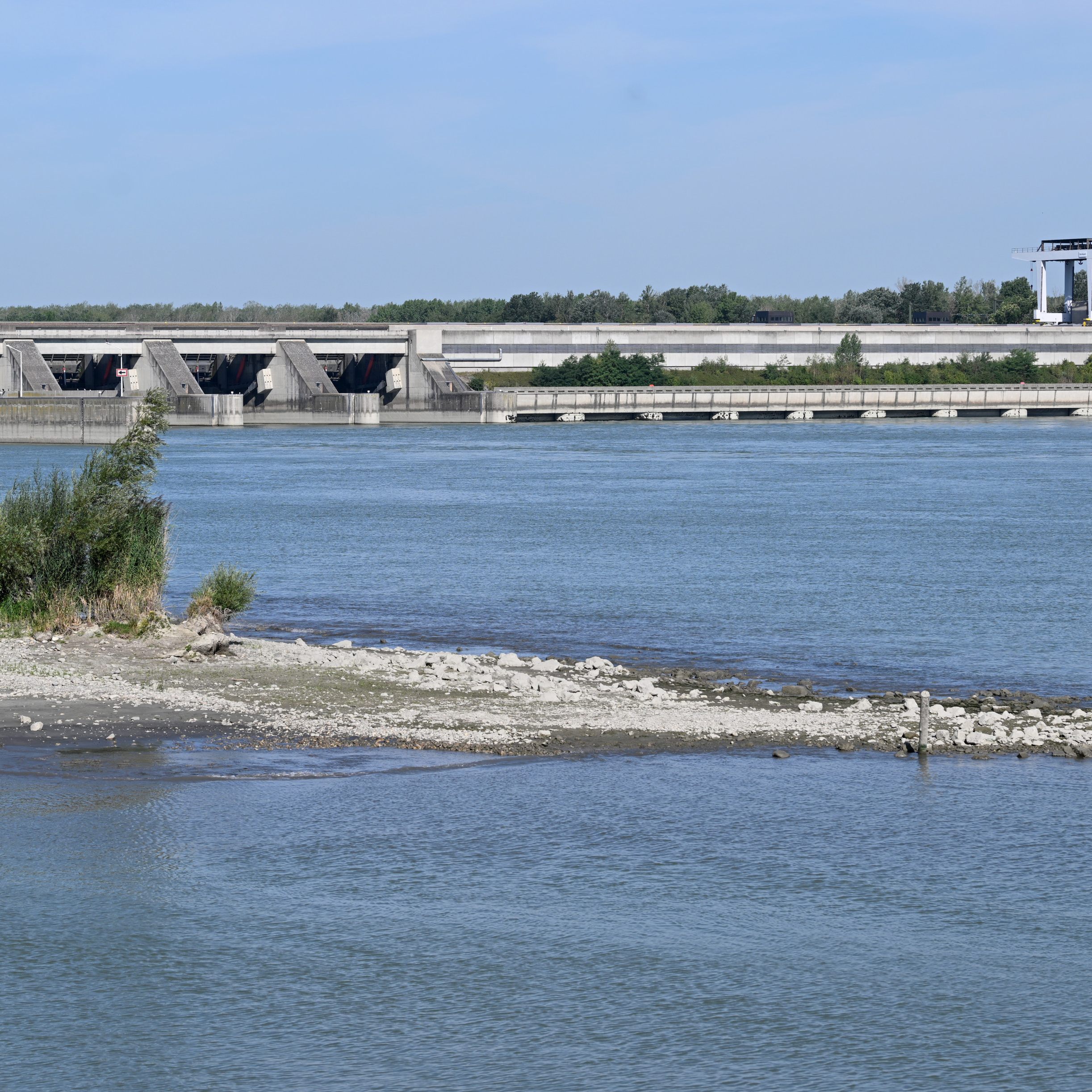 Warentransport auf Donau fiel 2022 auf Tiefstand.
