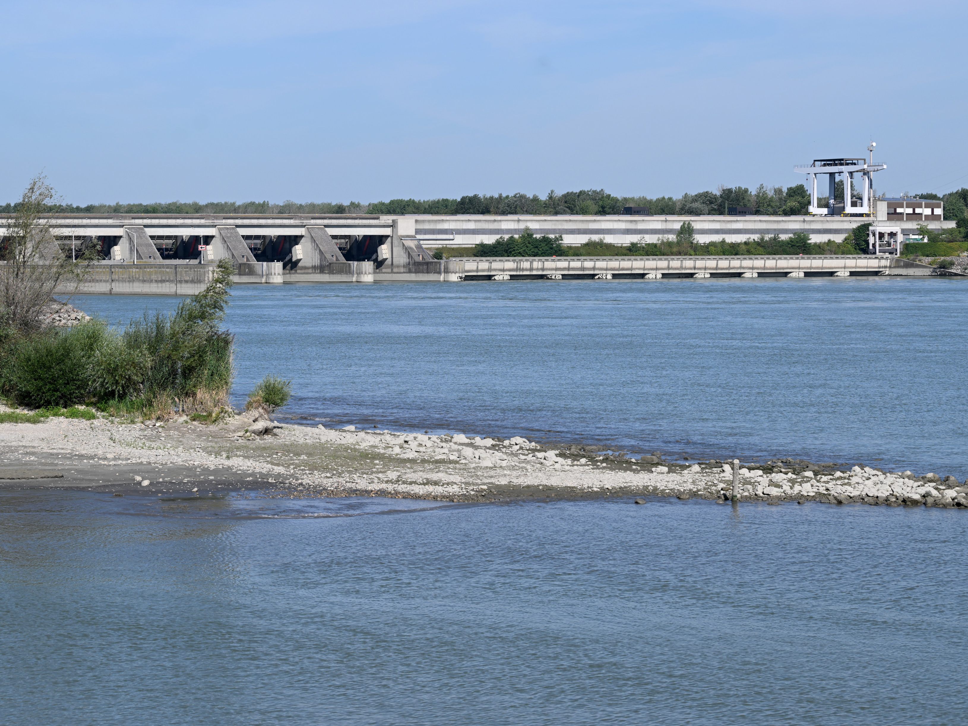 Warentransport auf Donau fiel 2022 auf Tiefstand.