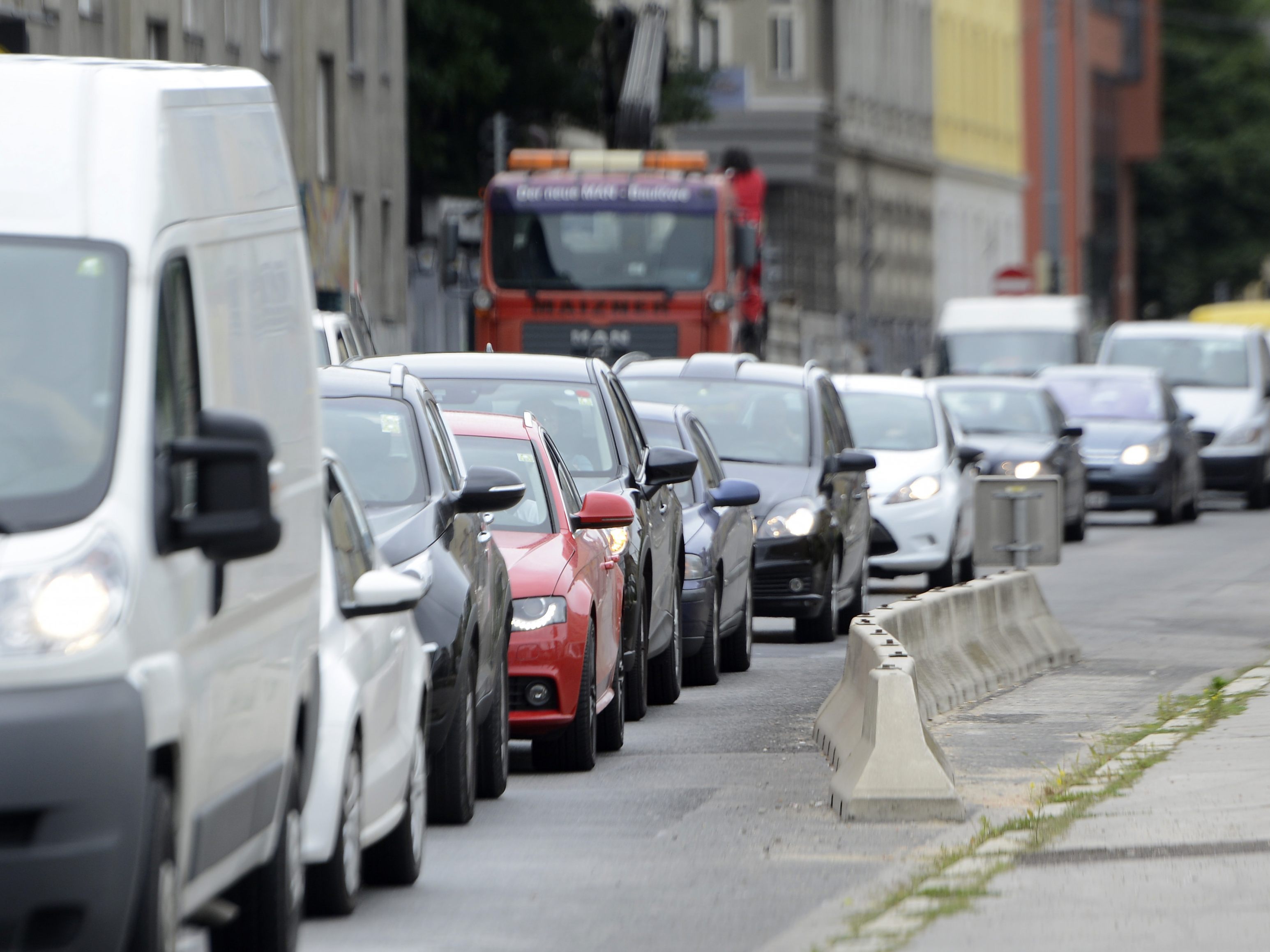 Am Mittwoch ist in Wien mit Staus und Verzögerungen zu rechnen. Am Mittwoch ist in Wien mit Staus und Verzögerungen zu rechnen.