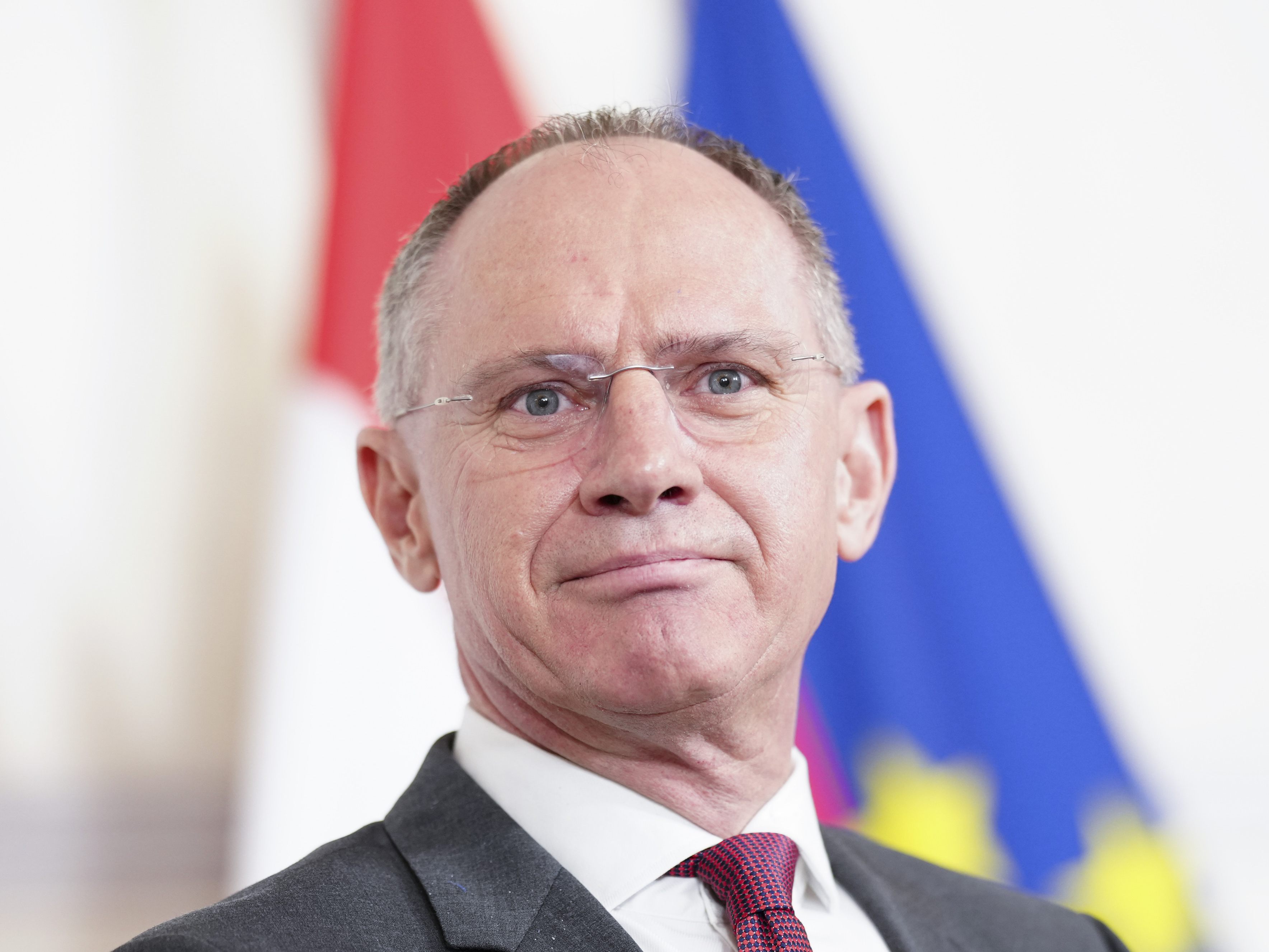 Innenminister Gerhard Karner (ÖVP) verteidigte die schwarz-blaue Zusammenarbeit in Niederösterreich am Sonntag. Innenminister Gerhard Karner (ÖVP) verteidigte die schwarz-blaue Zusammenarbeit in Niederösterreich am Sonntag.