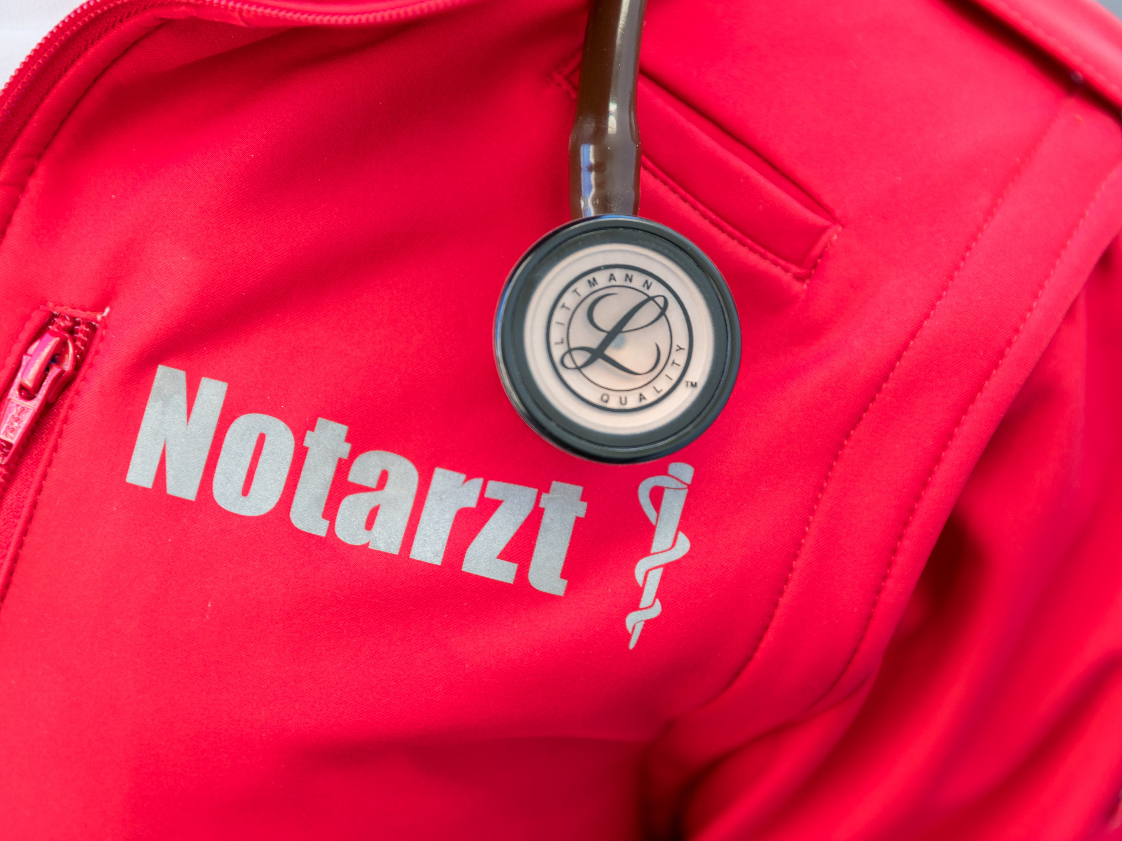 Bei einem Arbeitsunfall in Reuthe wurde ein Mann schwer verletzt.