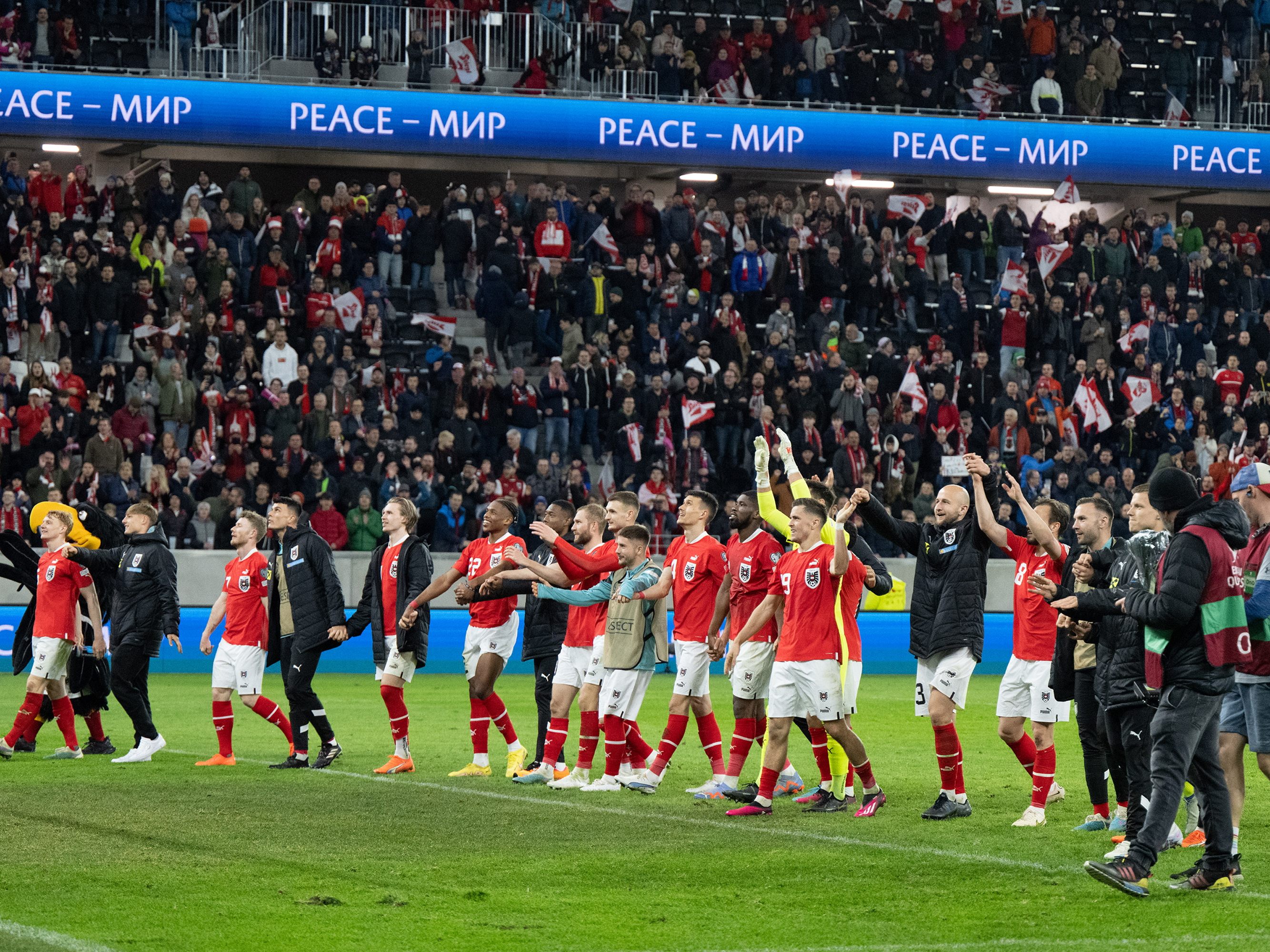 Österreich gelang am Freitag in der Fußball-EM-Quali ein 4:1-Sieg gegen Aserbaidschan. Österreich gelang am Freitag in der Fußball-EM-Quali ein 4:1-Sieg gegen Aserbaidschan.