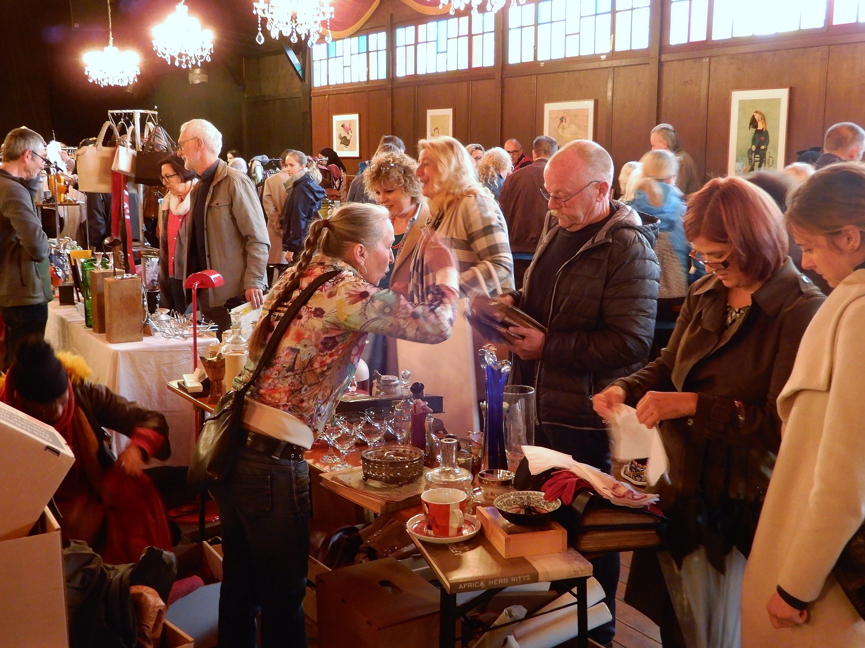 Am Sonntag, 2. April darf im Freudenhaus beim Flohmarkt wieder nach Herzenslustgefeilscht und gestöbert werden.