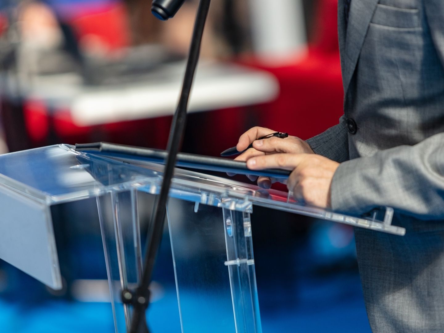 Parteivorsitzende oder Spitzenkandidaten per Mitgliederentscheid zu bestimmen ist keine Neuheit. Parteivorsitzende oder Spitzenkandidaten per Mitgliederentscheid zu bestimmen ist keine Neuheit.