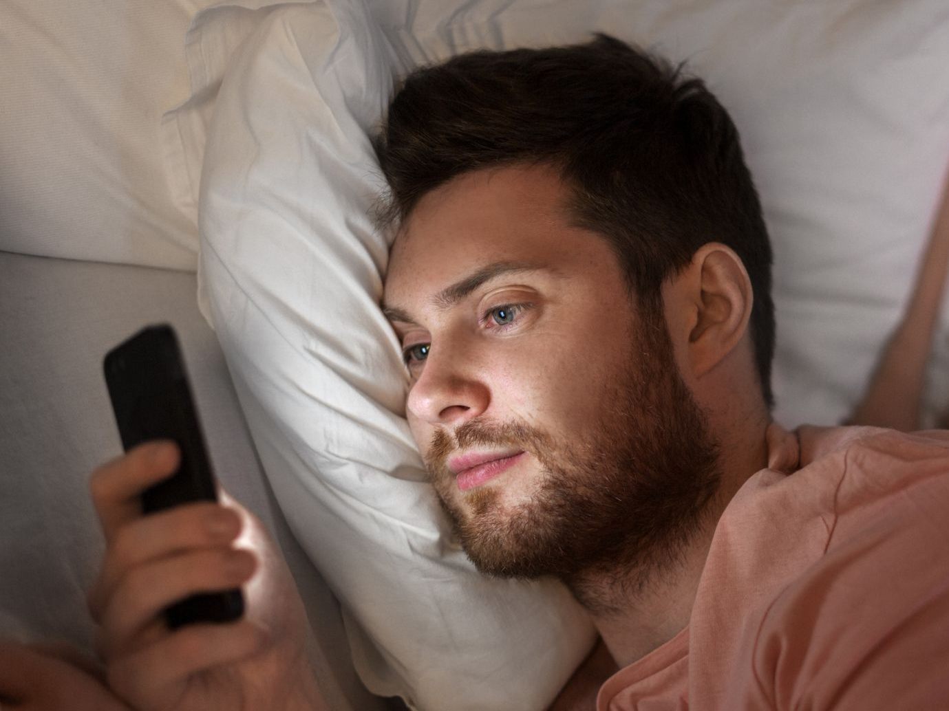 Das steckt hinter dem Begriff "Micro Cheating". Das steckt hinter dem Begriff "Micro Cheating".