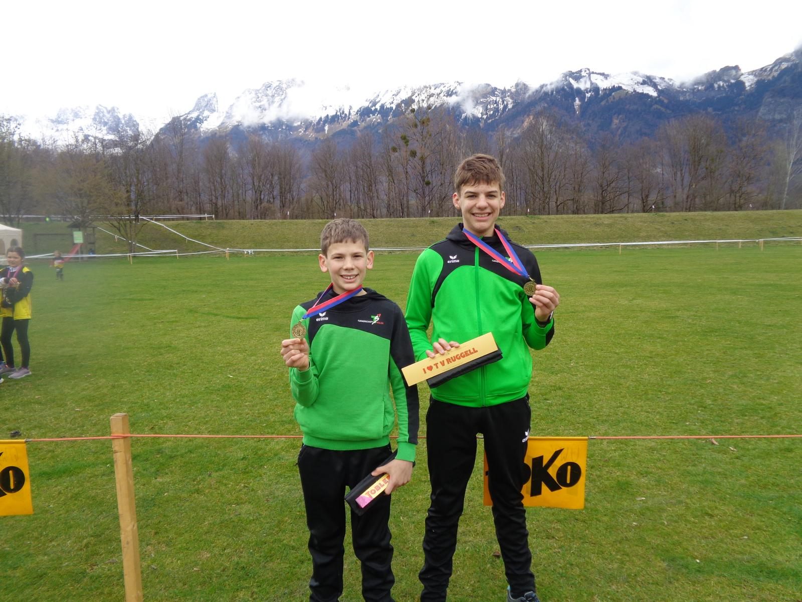 Ben und Alex beim Rugeller Geländelauf