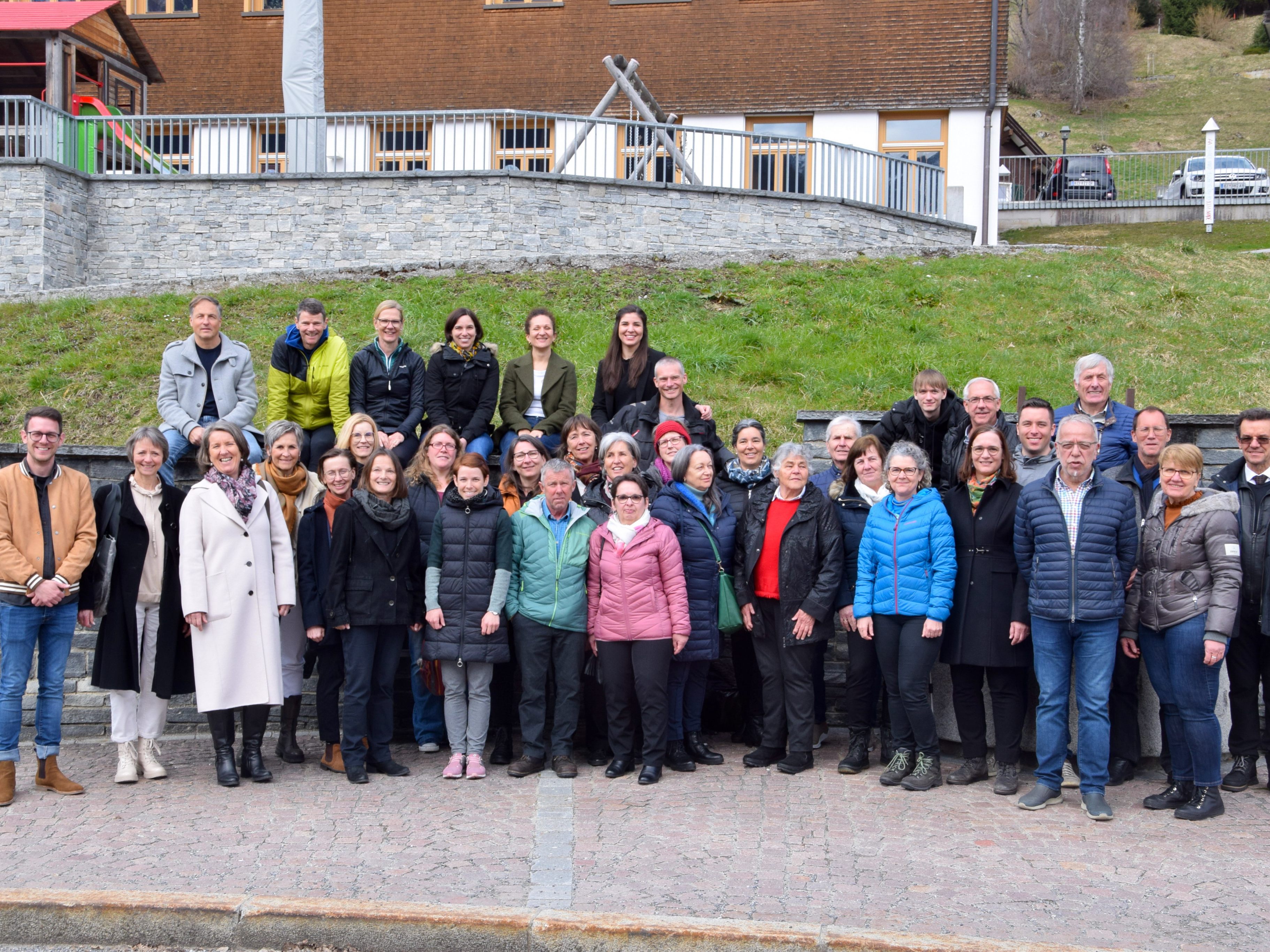 Nach der Messfeier in der Pfarrkirche Bürserberg freuten sich die Mitwirkenden über ein gelungenes Fest zu Ehren ihres Kirchen- und Schutzpatrons, des heiligen Josef. Nach der Messfeier in der Pfarrkirche Bürserberg freuten sich die Mitwirkenden über ein gelungenes Fest zu Ehren ihres Kirchen- und Schutzpatrons, des heiligen Josef.