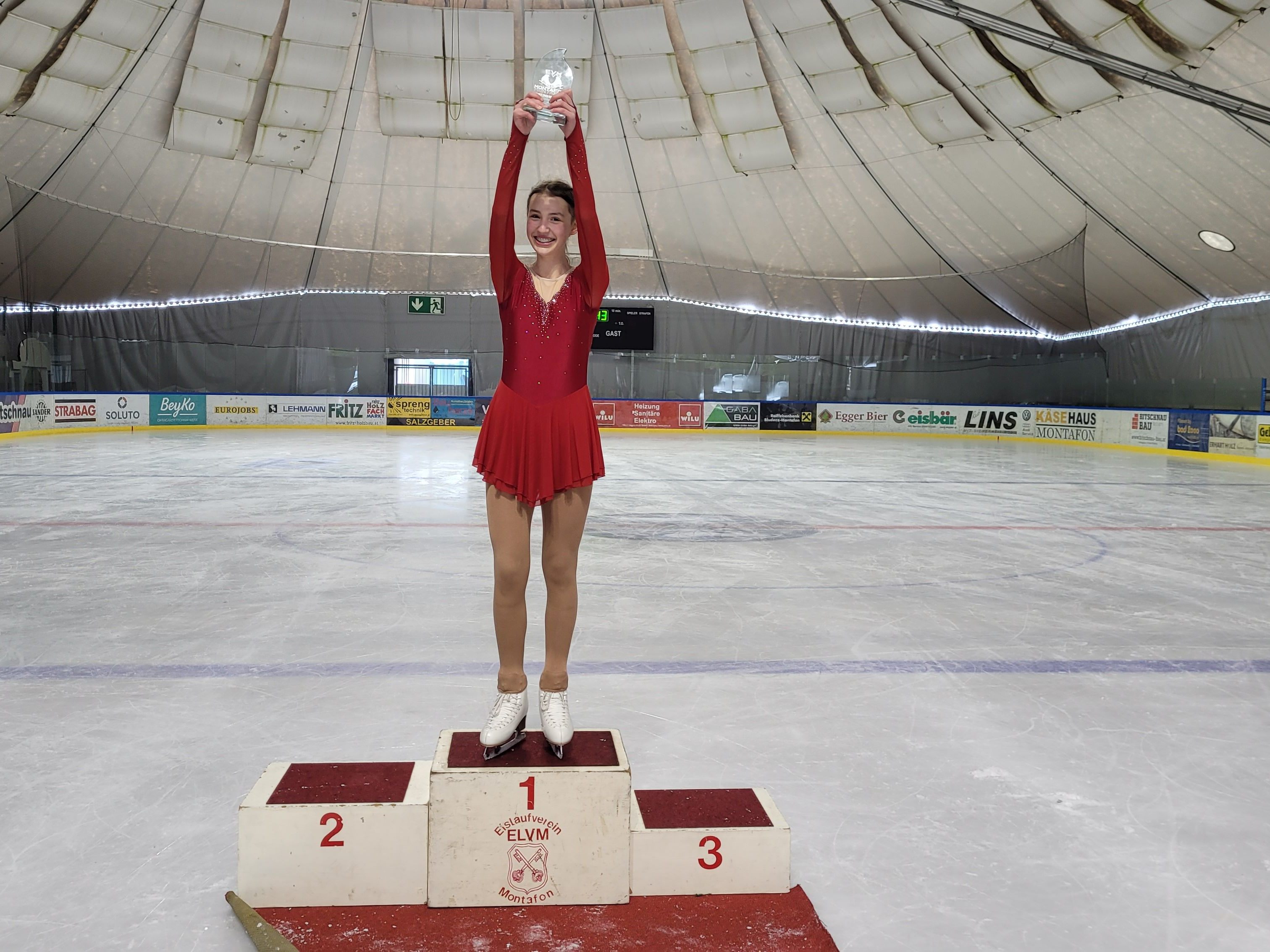 Nach einer tollen Leistung jubelte Katharina Egger über den verdienten Titel Vereinsmeisterin. Nach einer tollen Leistung jubelte Katharina Egger über den verdienten Titel Vereinsmeisterin.