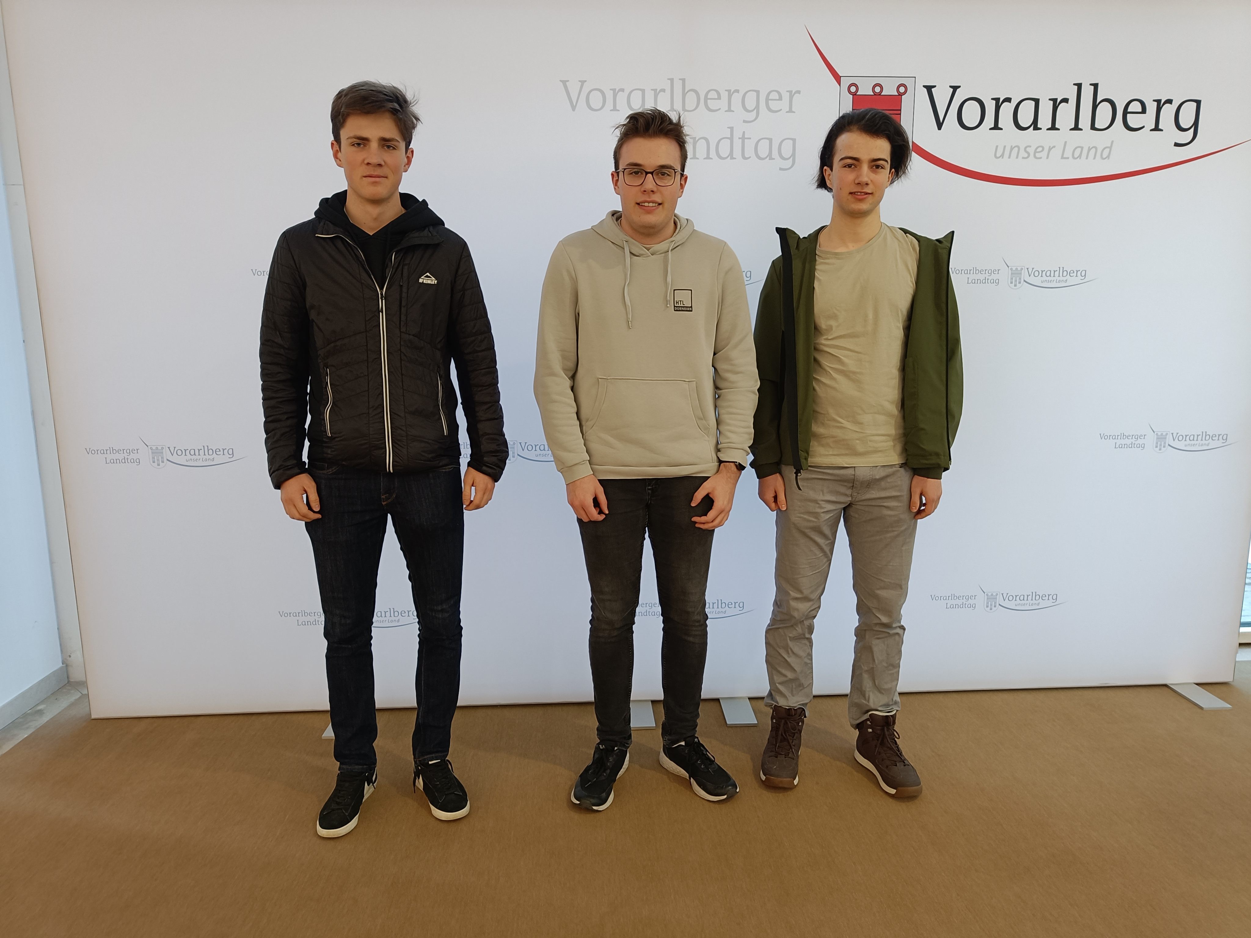 Julian Sonderegger, Florian Klien und Paul Hartmann freuten sich ihre Schule beim Europaquiz zu vertreten.