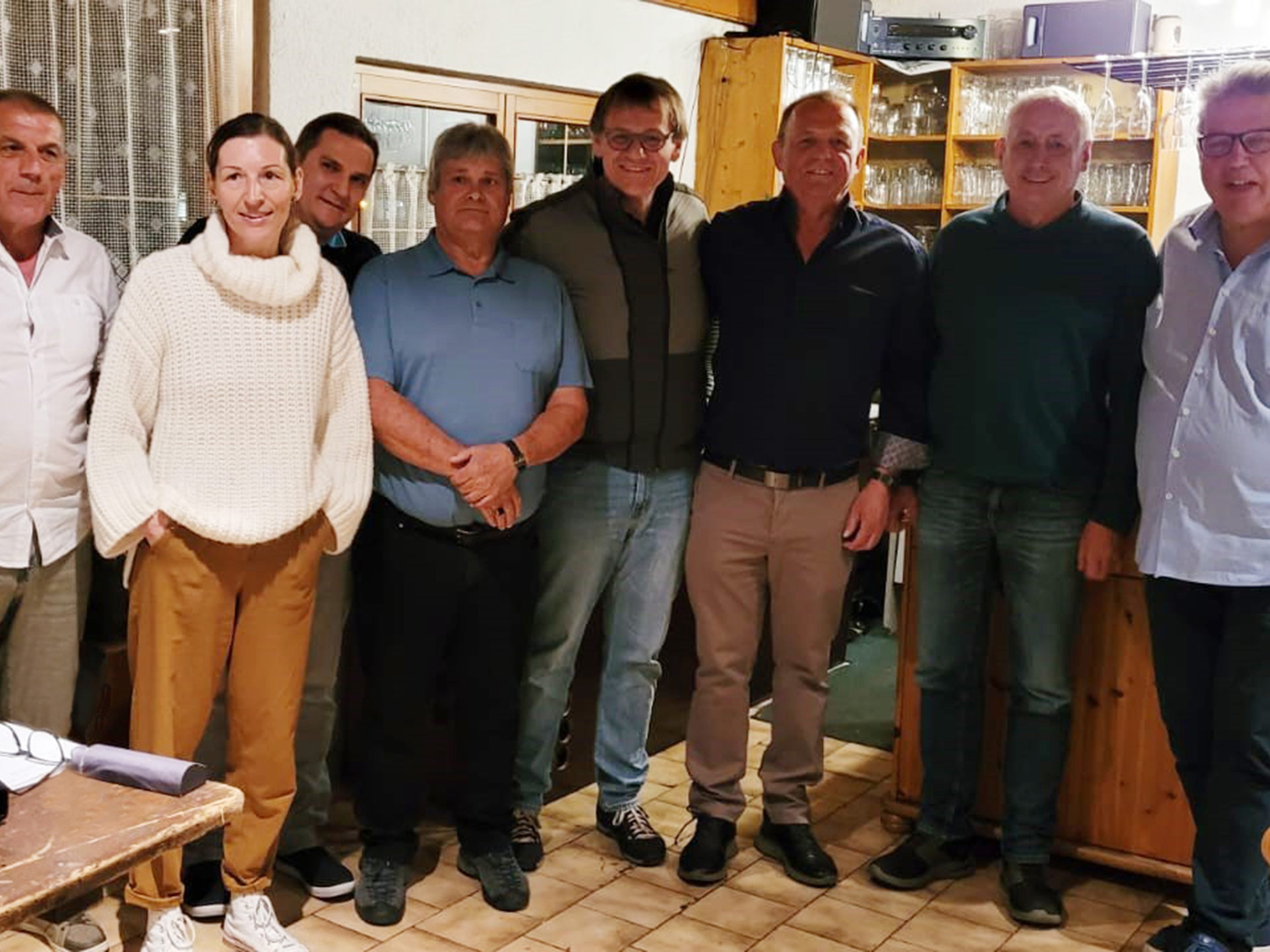 (Der neu gewählte ESC-Vorstand:  Raimund Walch, (Stadträtin Catherin Muther), Vinzenz Zech, Josef Neyer, (LAbg. Christoph Thoma), Obmann Josef Gruber, Hansjörg Burtscher und Herbert Berchtel) (Der neu gewählte ESC-Vorstand:  Raimund Walch, (Stadträtin Catherin Muther), Vinzenz Zech, Josef Neyer, (LAbg. Christoph Thoma), Obmann Josef Gruber, Hansjörg Burtscher und Herbert Berchtel)