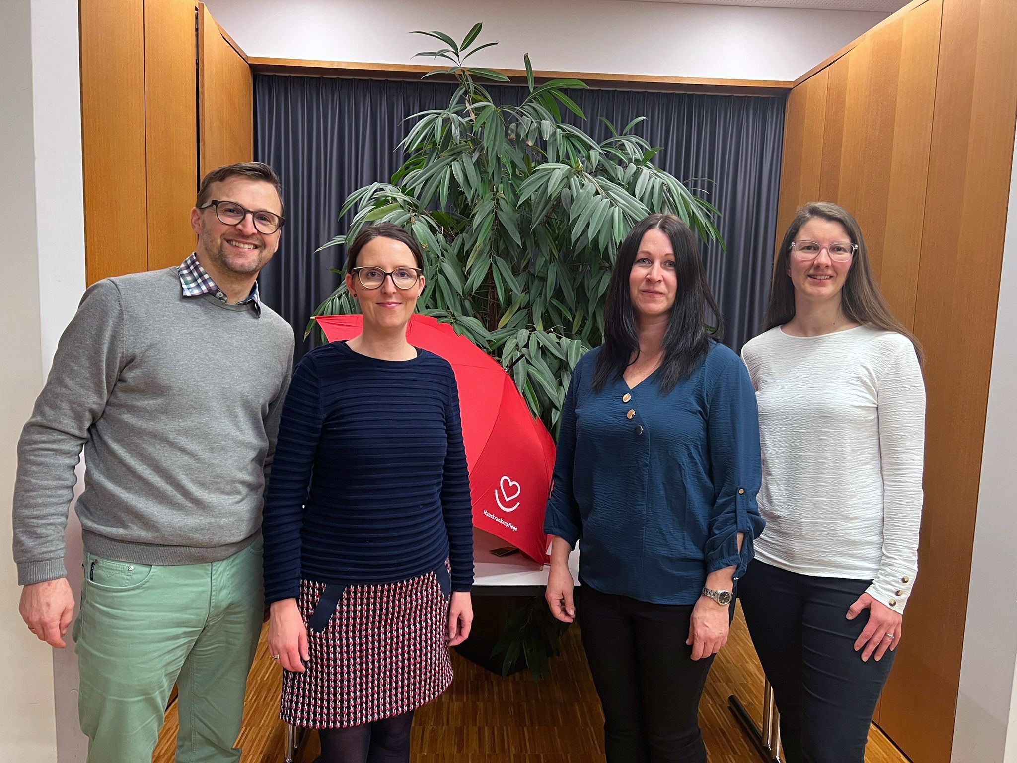 Der Vorstand des KPV Buch: Kassier Matthias Böhler, Annette Böhler, Daniela Lehner mit der neuen Vizeobfrau Christine Freuis. Der Vorstand des KPV Buch: Kassier Matthias Böhler, Annette Böhler, Daniela Lehner mit der neuen Vizeobfrau Christine Freuis.