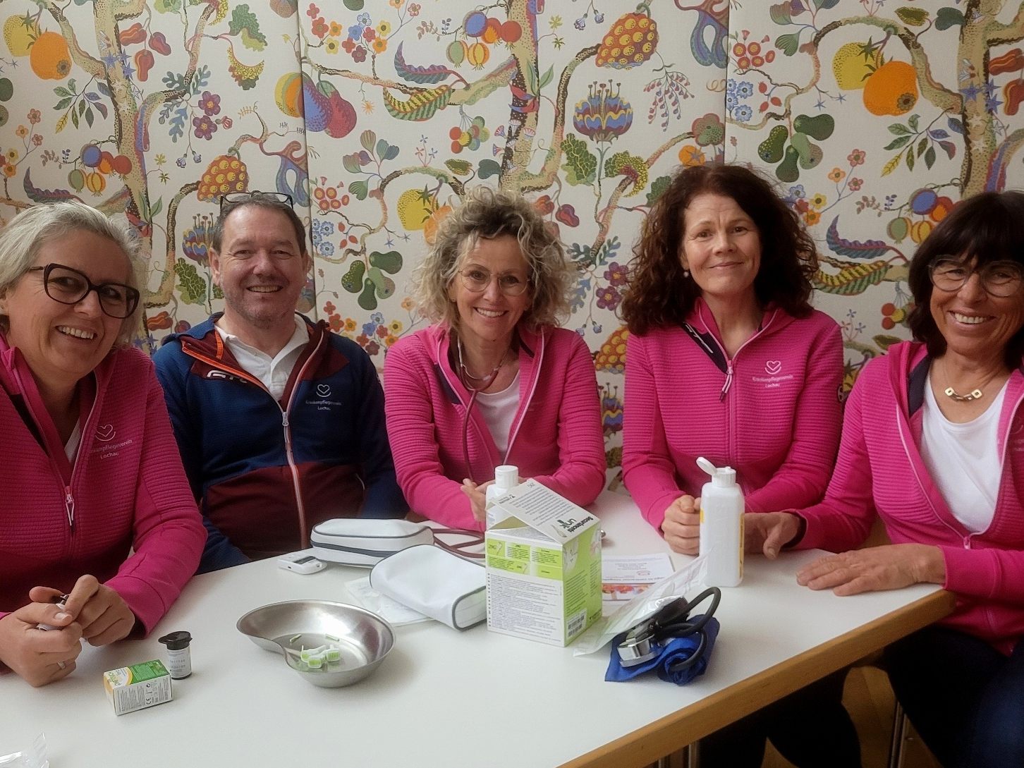 Pflegen, begleiten und unterstützen: Das bestens ausgebildete Team des KPV Lochau mit Christine Gamper, Christian Gamper, Maria Mager (Pflegedienstleitung), Sabine Moosmann und Karin Beuerle betreut in Lochau übers Jahr rund 140 Klienten.