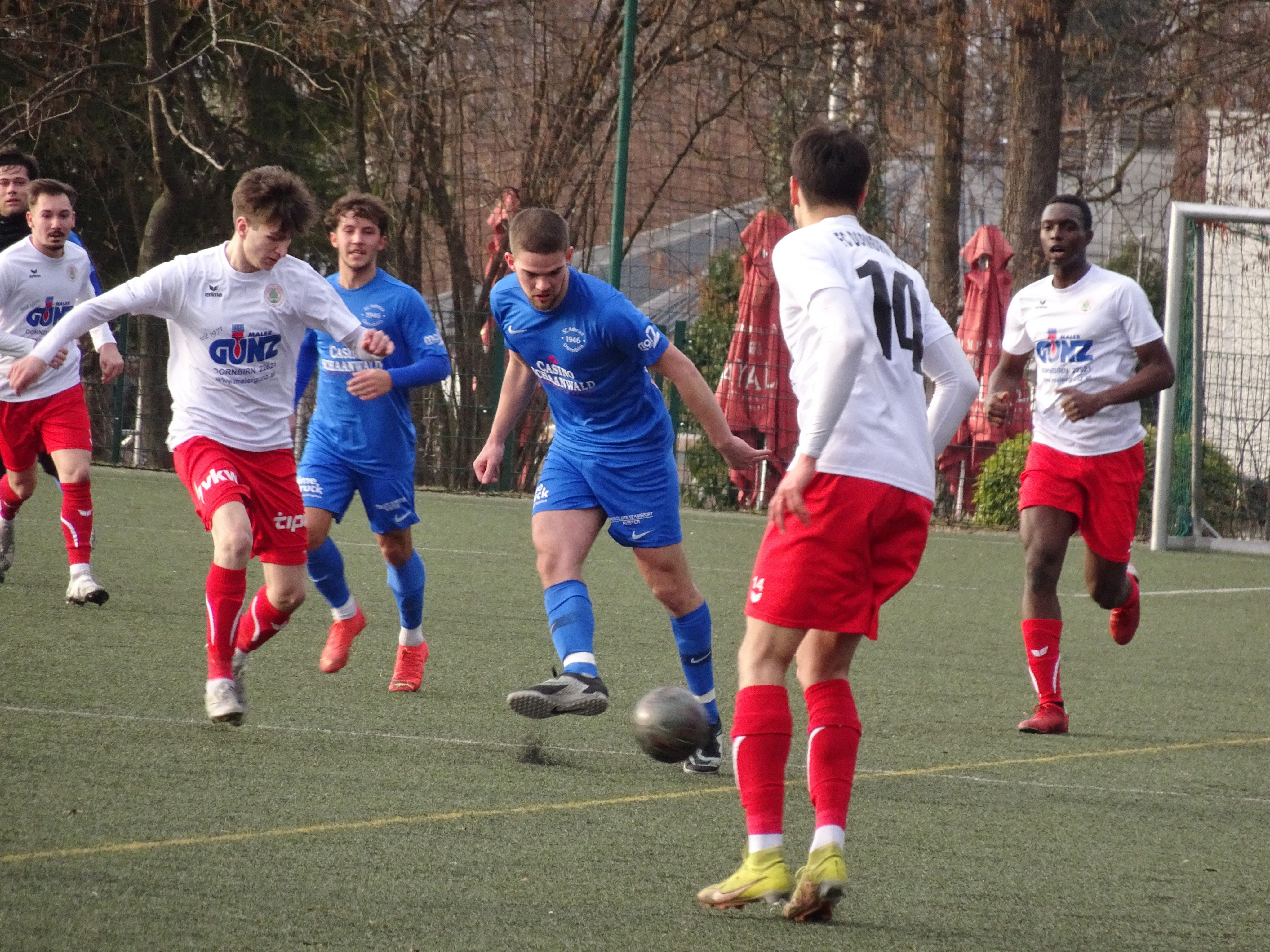 Mit einem 4:0 Sieg gegen die FC Mohren Dornbirn Juniors schloss der SC Admira Dornbirn am Samstag die Vorbereitung auf Kunstrasen ab. Mit einem 4:0 Sieg gegen die FC Mohren Dornbirn Juniors schloss der SC Admira Dornbirn am Samstag die Vorbereitung auf Kunstrasen ab.