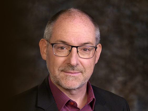 In seinem Vortrag denkt Christian Rutishauser SJ über Alternativen zur Gewalt nach. (Foto: Rutishauser)