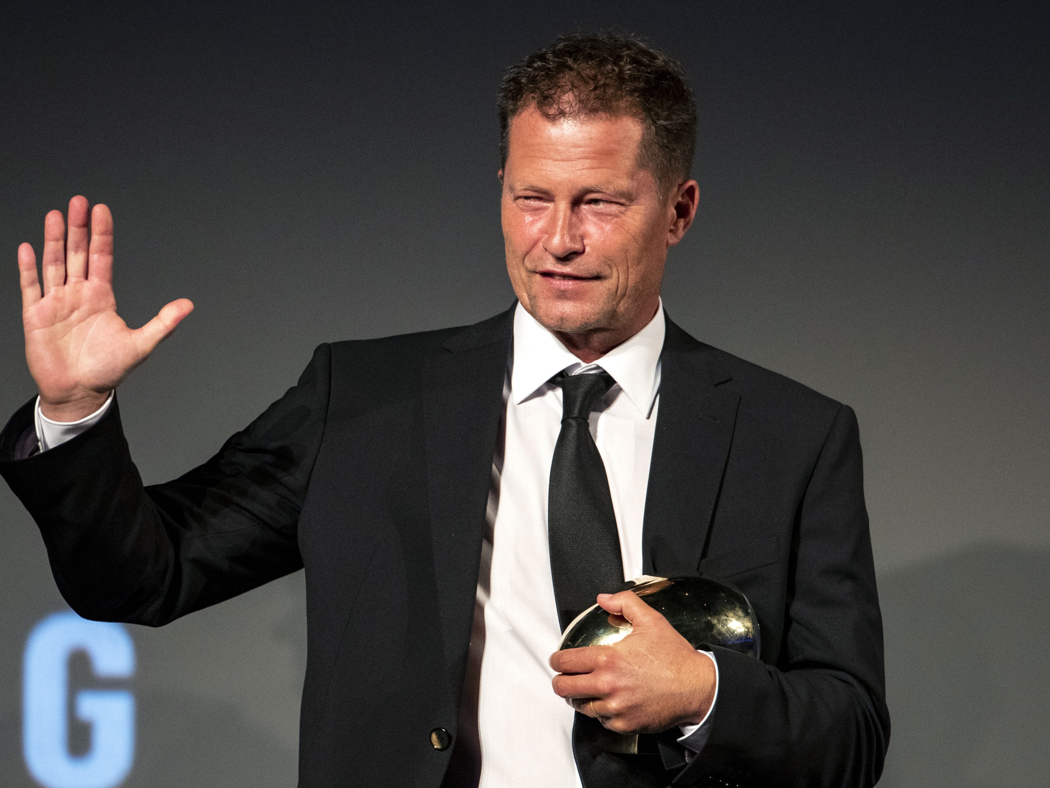 Til Schweiger nennt Klimakleber "Vollidioten". Til Schweiger nennt Klimakleber "Vollidioten".