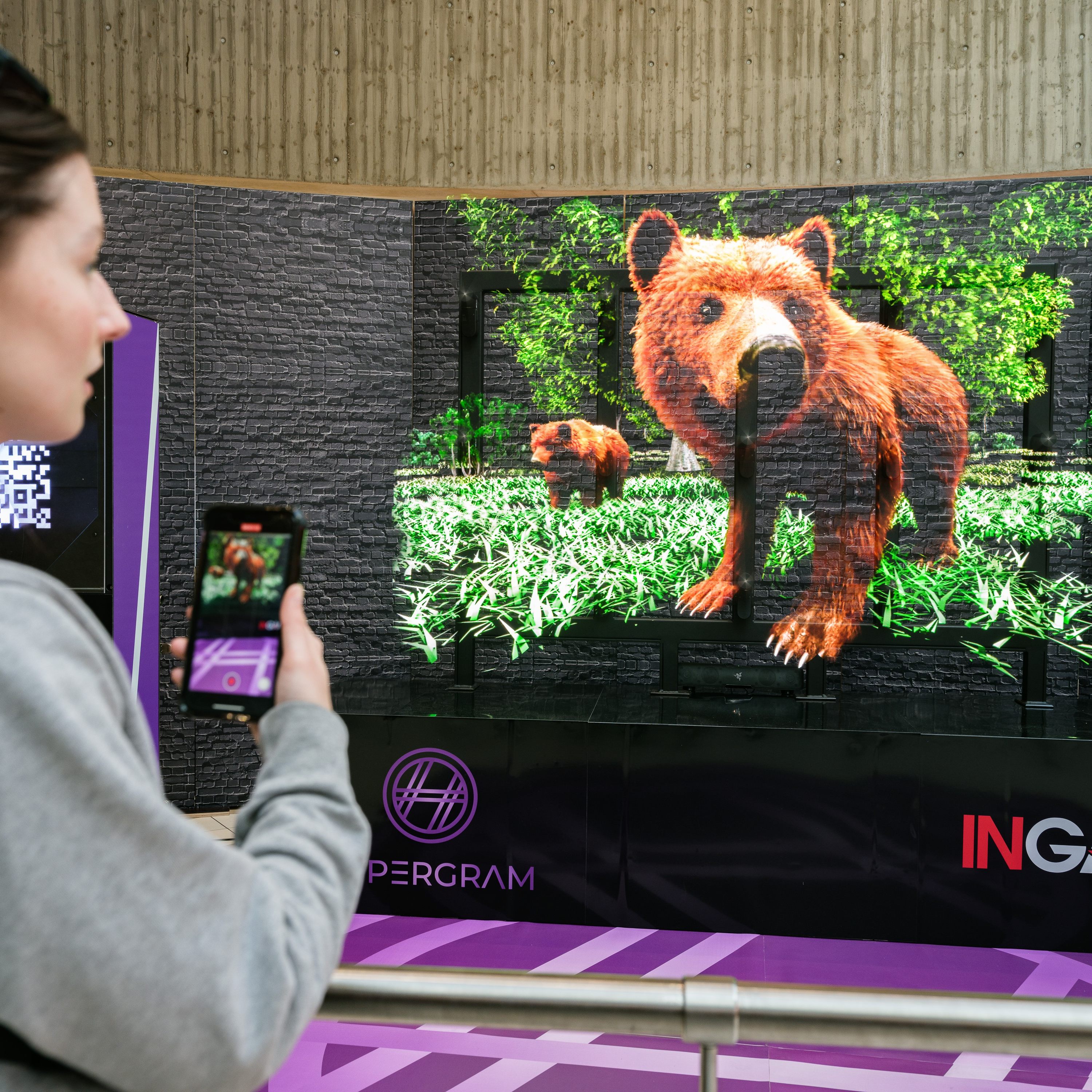 In Wien Mitte "The Mall" kann man derzeit Braunbären in 3D sehen.