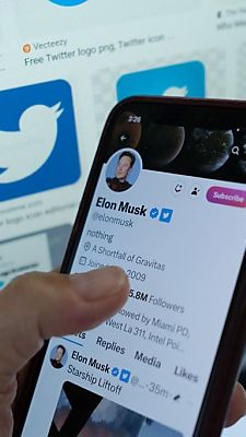 Blaues Verifikationssymbol bleibt nur zahlenden Abonnenten vorbehalten